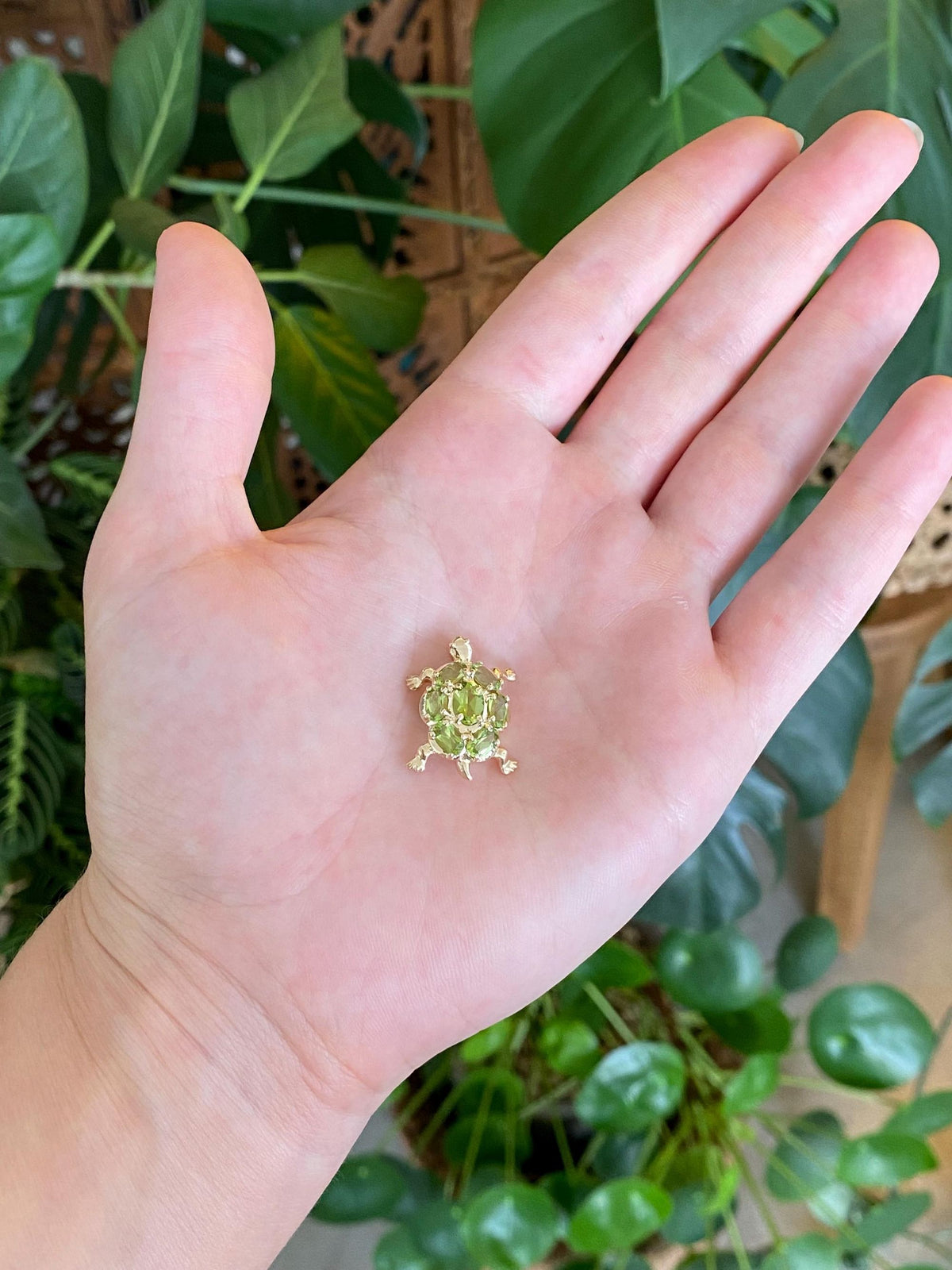 Vintage Solid 14k Yellow Gold Peridot Turtle Brooch Pin