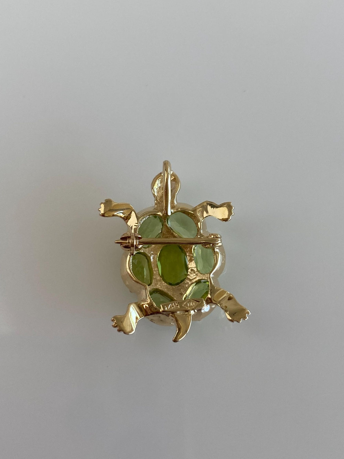 Vintage Solid 14k Yellow Gold Peridot Turtle Brooch Pin