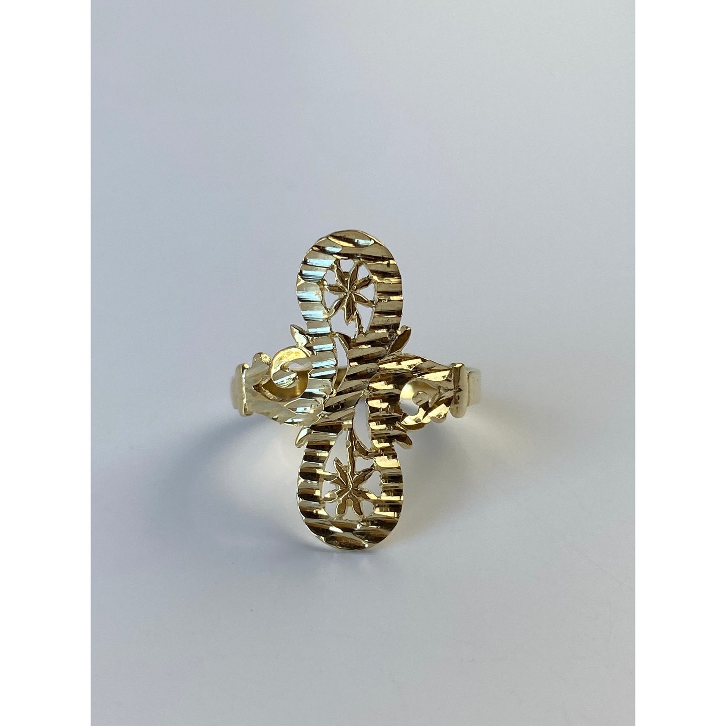 Vintage Solid 14k Yellow Gold Diamond Cut Ring - Size 6.25