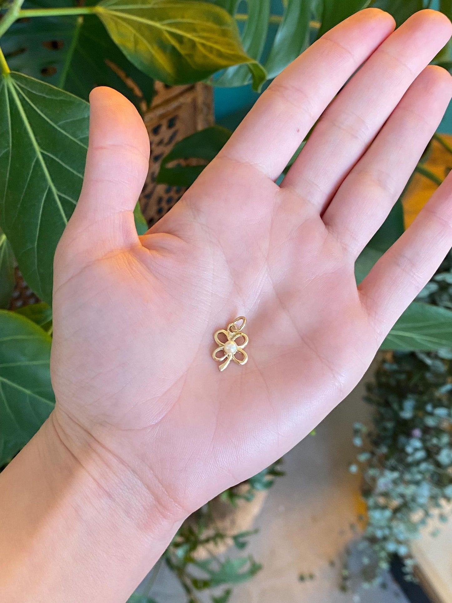 Vintage Solid 14k Yellow Gold Pearl Clover Charm