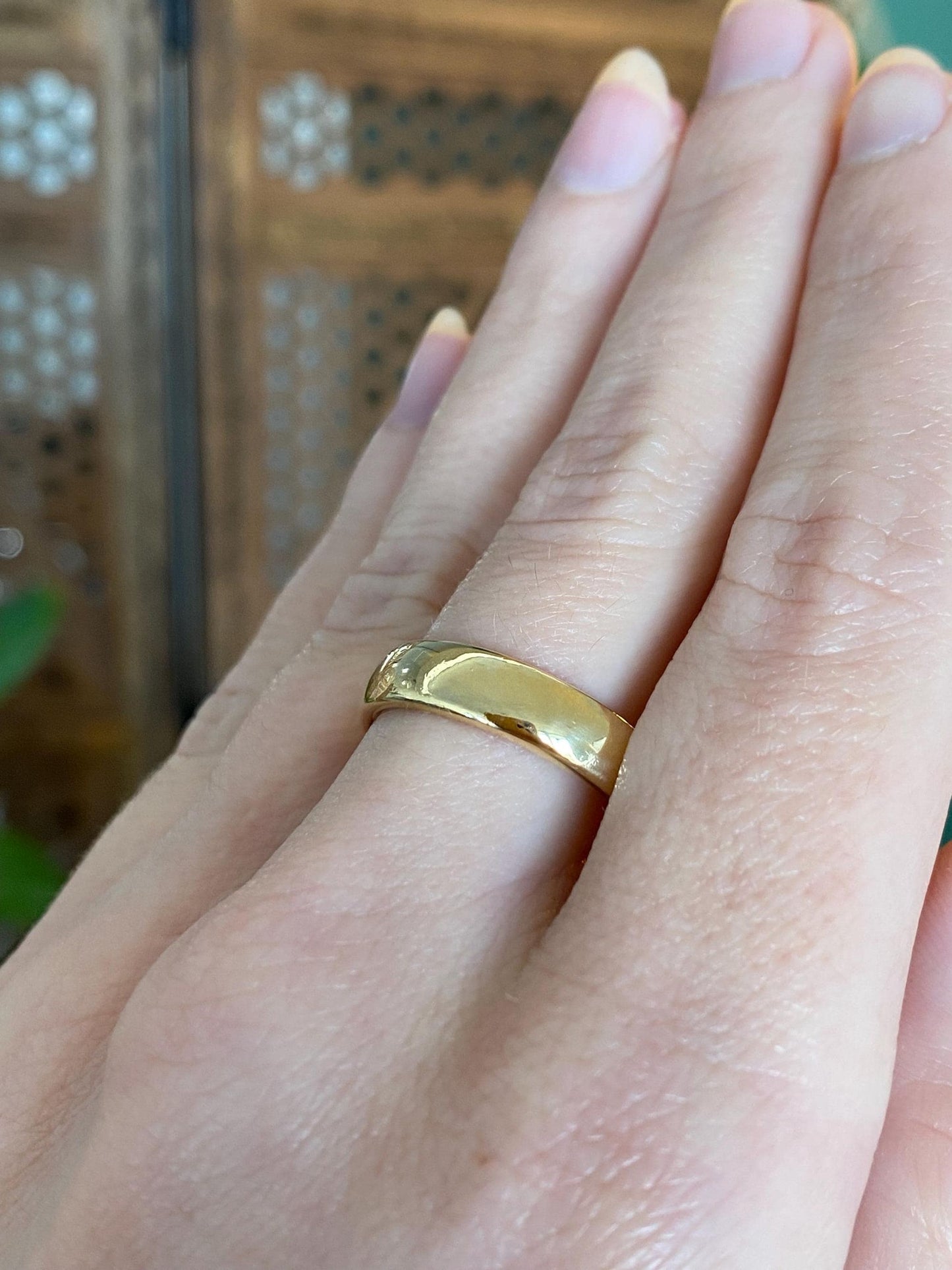 Vintage Solid 18k Yellow Gold Ring Band - Size 8.25