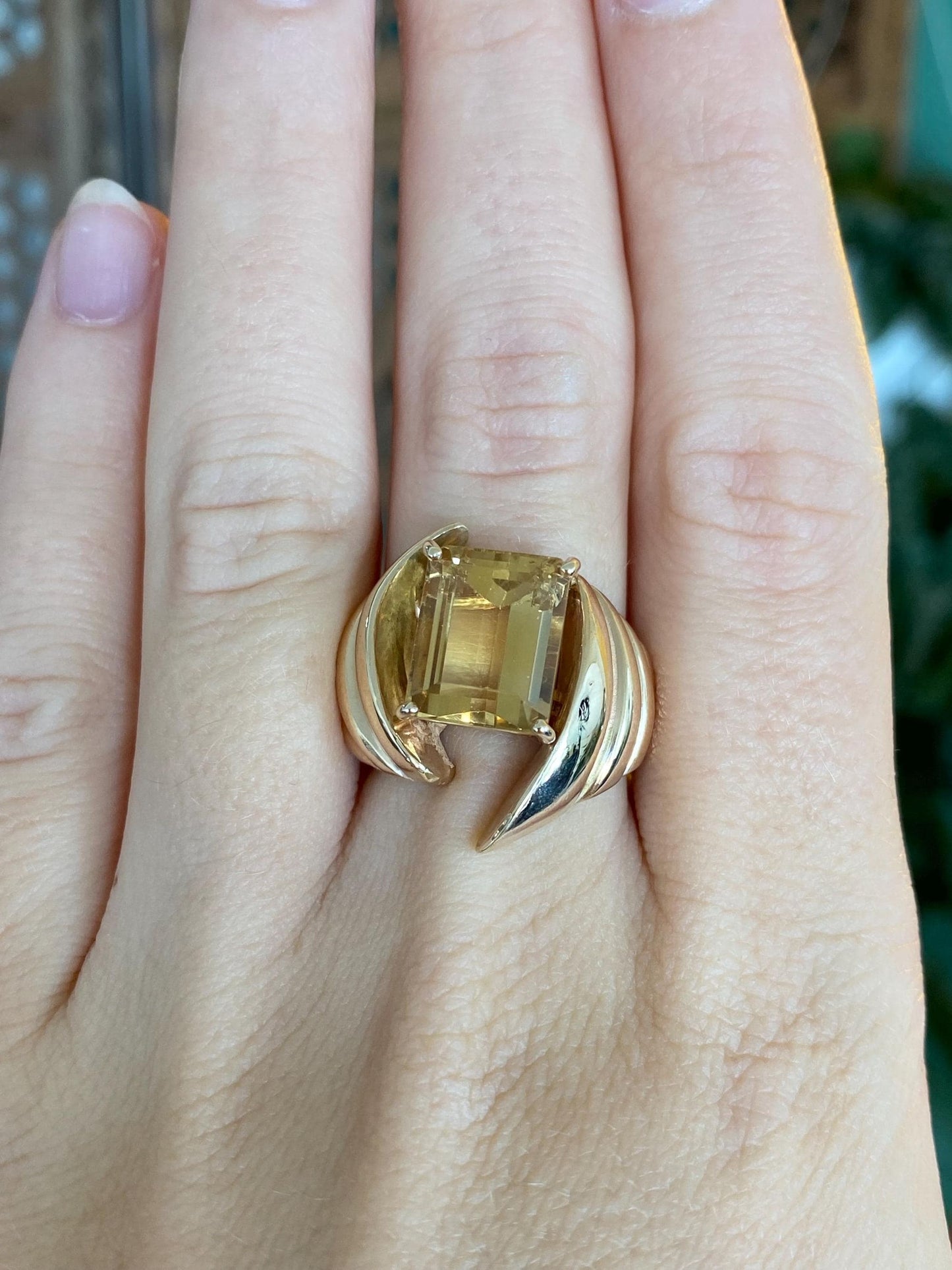 Vintage Solid 14k Yellow Gold Citrine Scalloped Ring Band - Size 7.25
