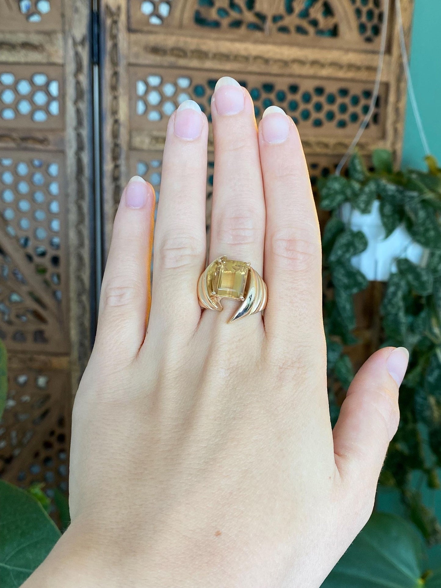 Vintage Solid 14k Yellow Gold Citrine Scalloped Ring Band - Size 7.25