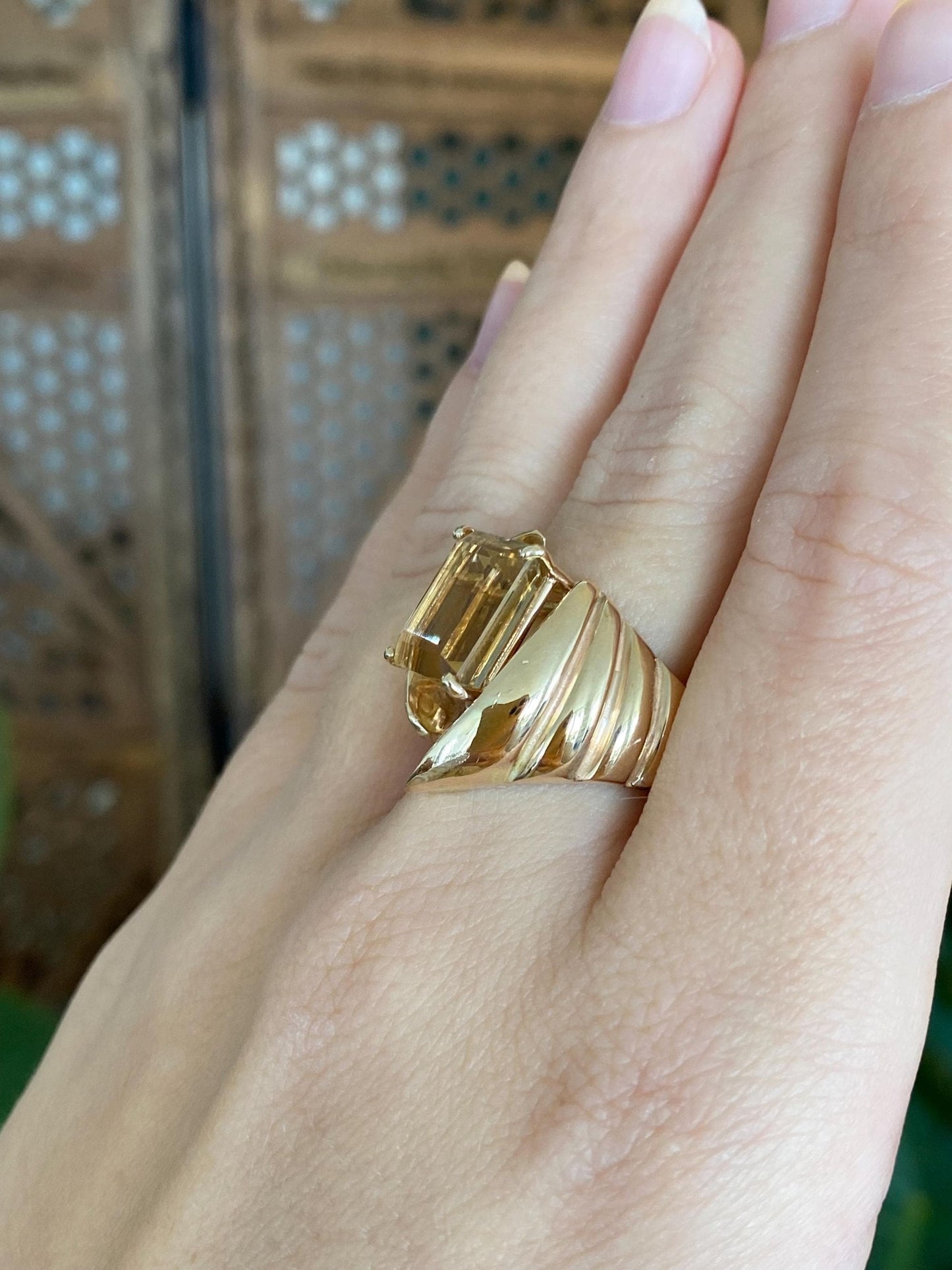 Vintage Solid 14k Yellow Gold Citrine Scalloped Ring Band - Size 7.25