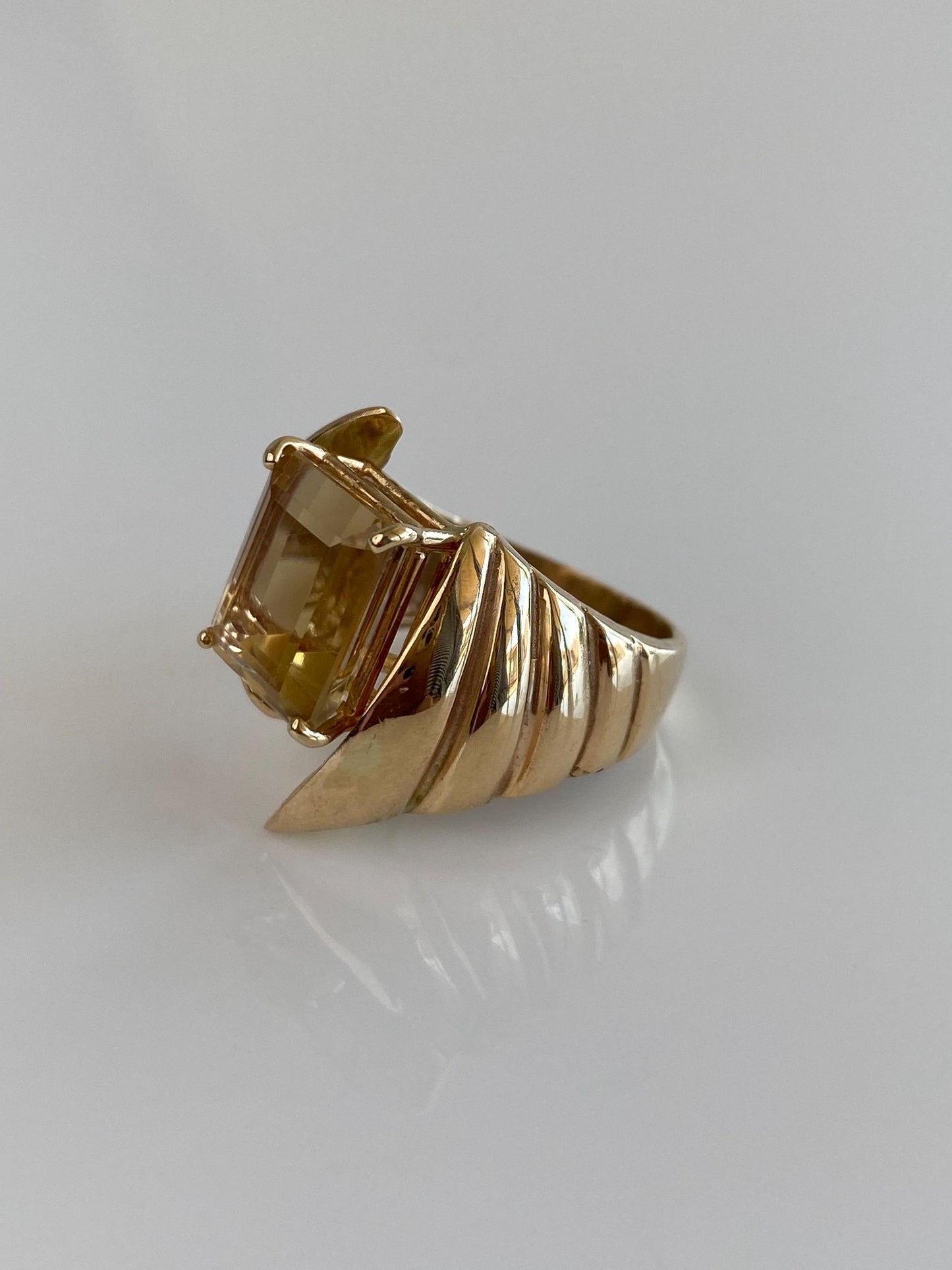 Vintage Solid 14k Yellow Gold Citrine Scalloped Ring Band - Size 7.25