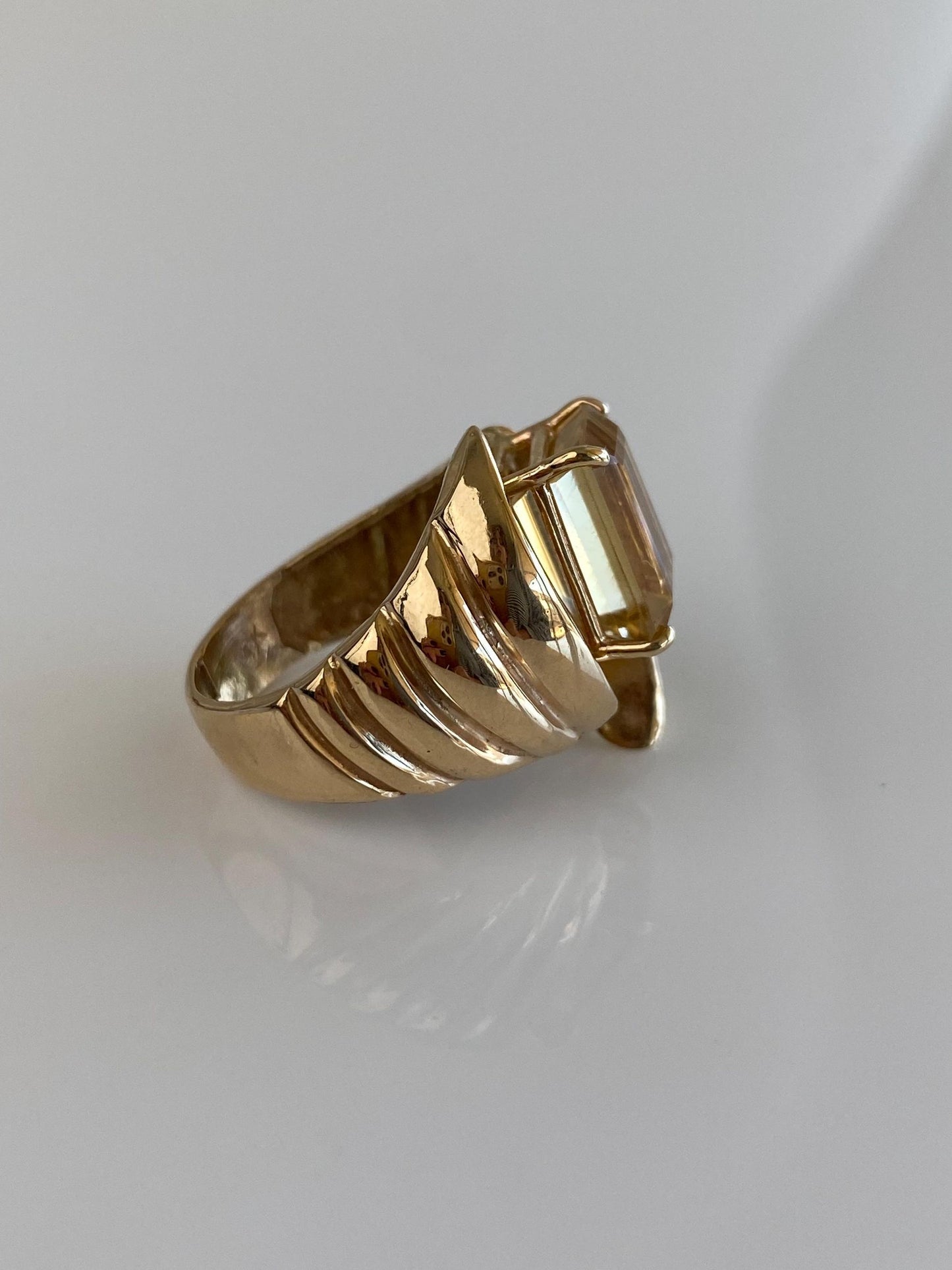 Vintage Solid 14k Yellow Gold Citrine Scalloped Ring Band - Size 7.25