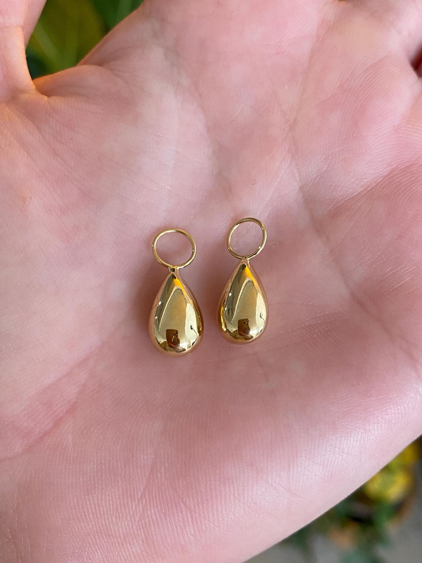 Vintage 18k Yellow Gold Teardrop Hoop Charms