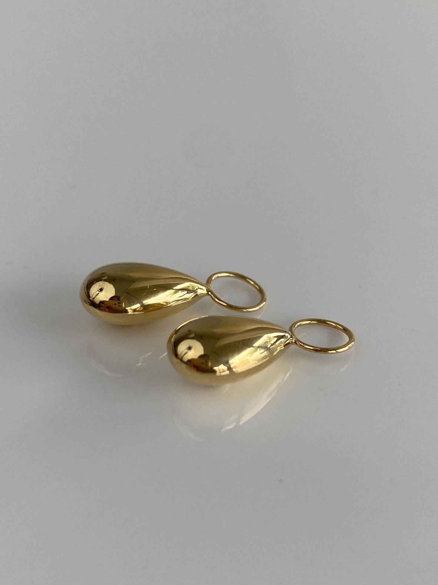 Vintage 18k Yellow Gold Teardrop Hoop Charms