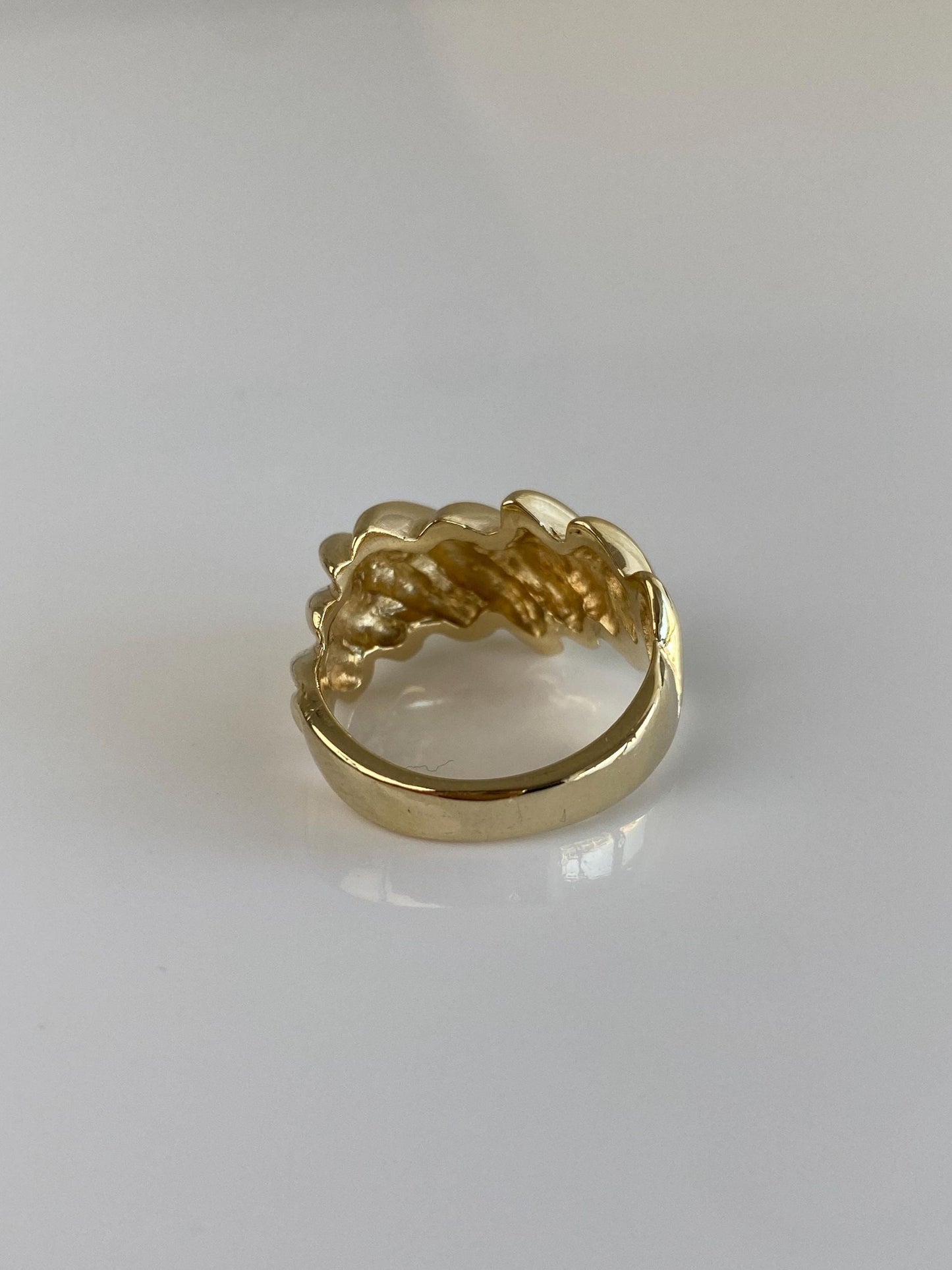 Solid 14k Yellow Gold Scalloped Ring Band - Size 6