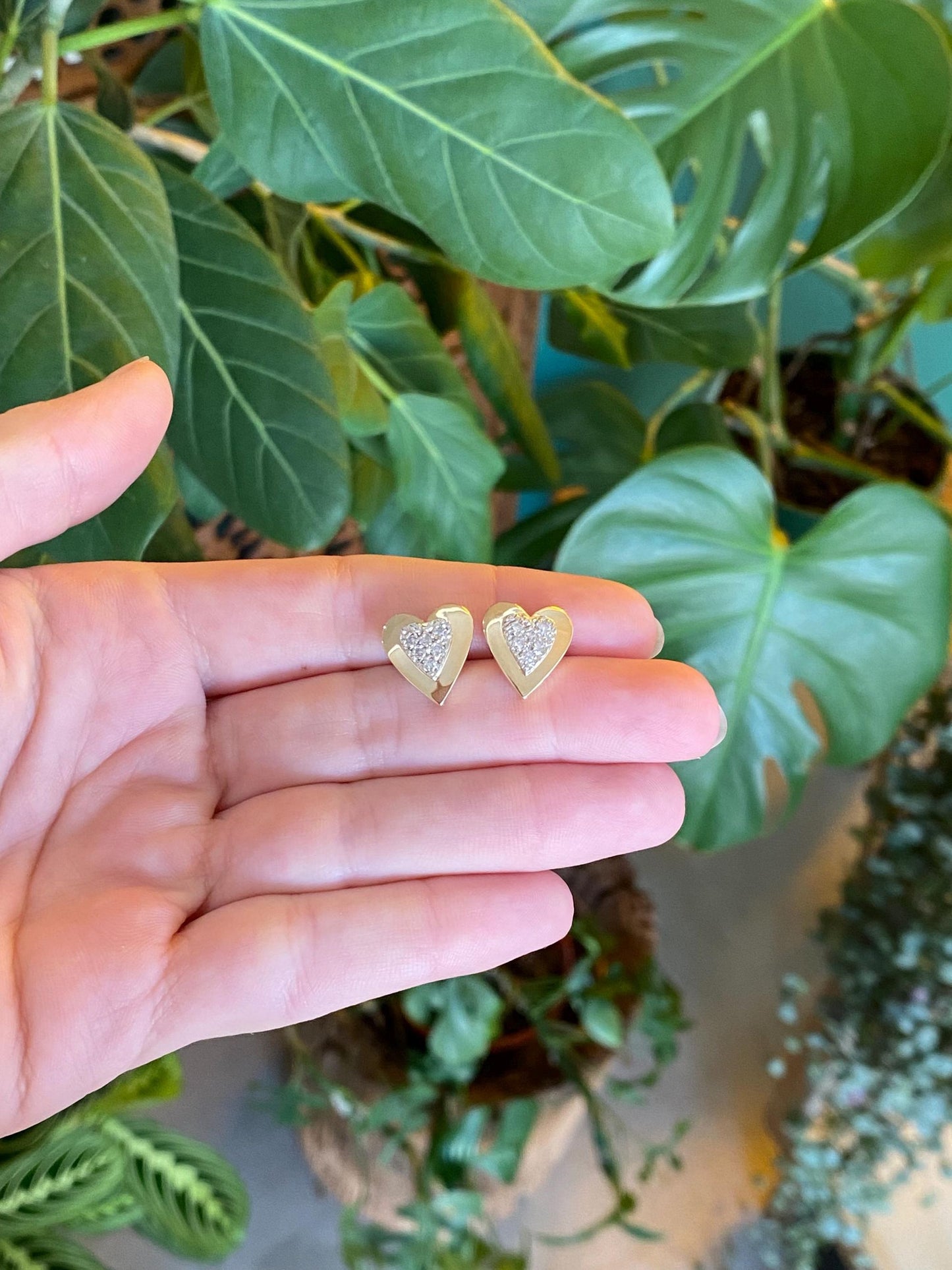 Vintage Solid 14k White & Yellow Gold Diamond Heart Stud Earrings