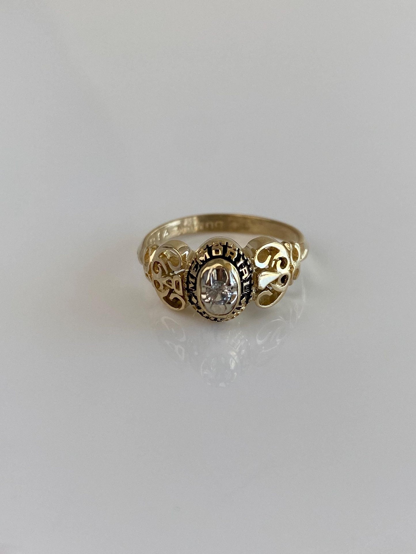 Vintage Solid 14k Yellow Gold Enamel Clear Quartz Class Ring - Size 7.25