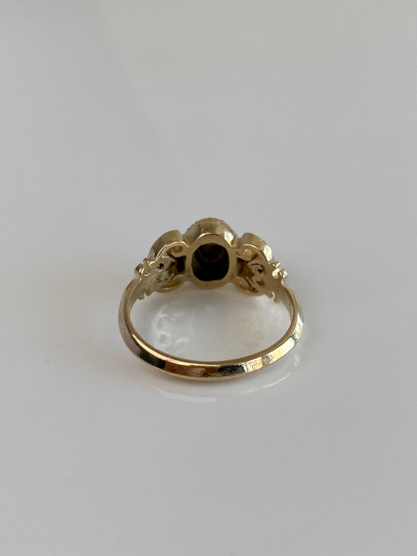 Vintage Solid 14k Yellow Gold Enamel Clear Quartz Class Ring - Size 7.25