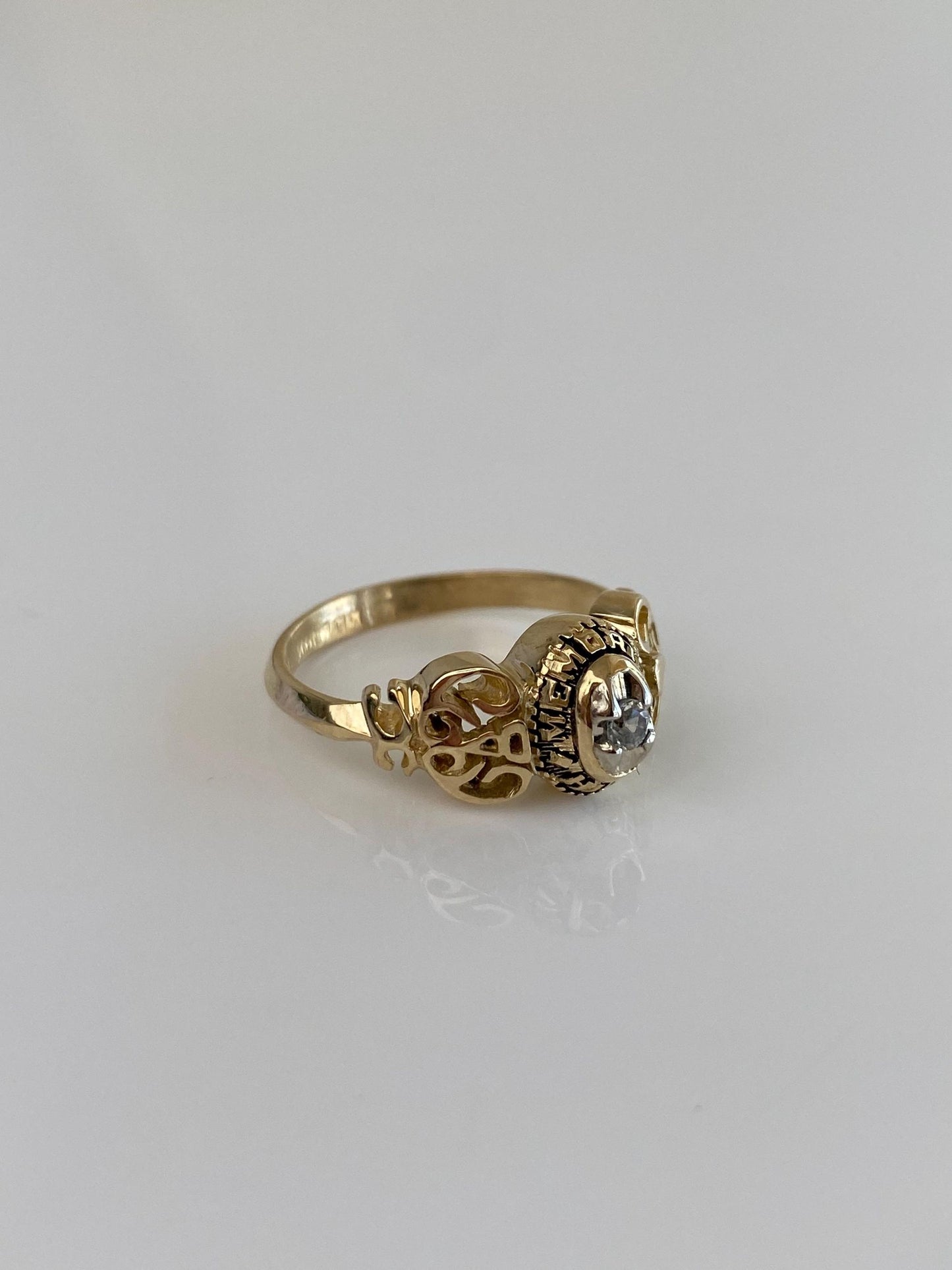 Vintage Solid 14k Yellow Gold Enamel Clear Quartz Class Ring - Size 7.25
