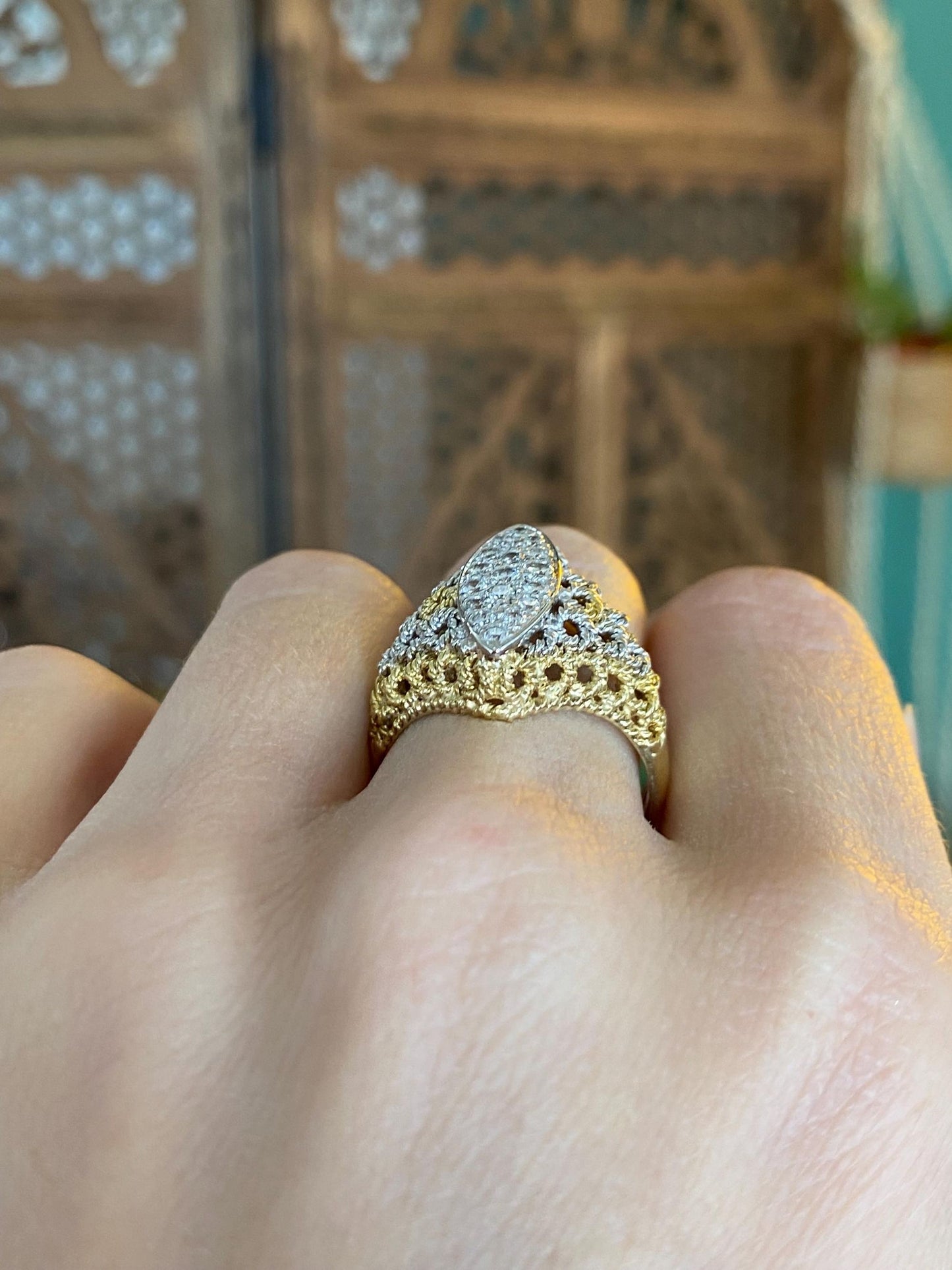 Vintage Solid 18k White & Yellow Gold Diamond Cluster Ring - Size 8.25