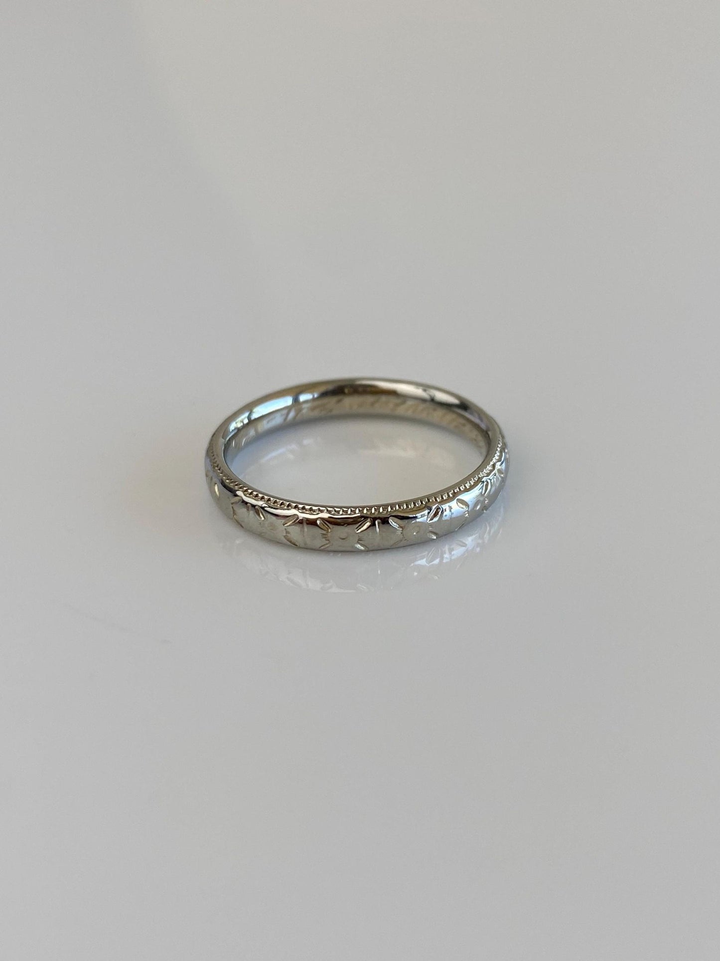 Vintage Solid 18k White Gold Designed Milgrain Ring Band - Size 5.25