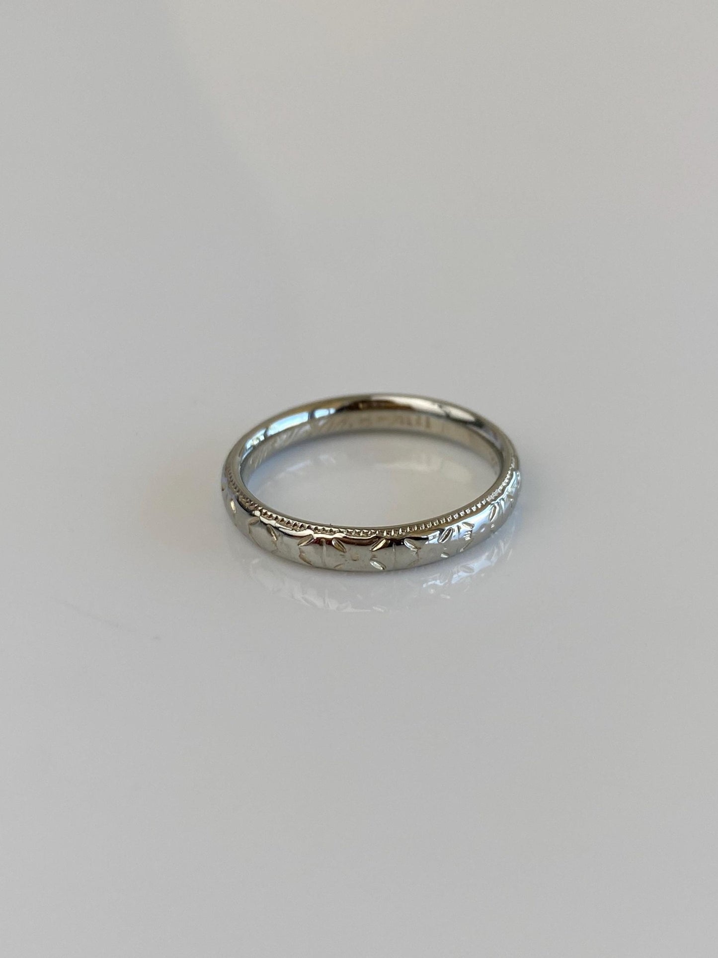 Vintage Solid 18k White Gold Designed Milgrain Ring Band - Size 5.25