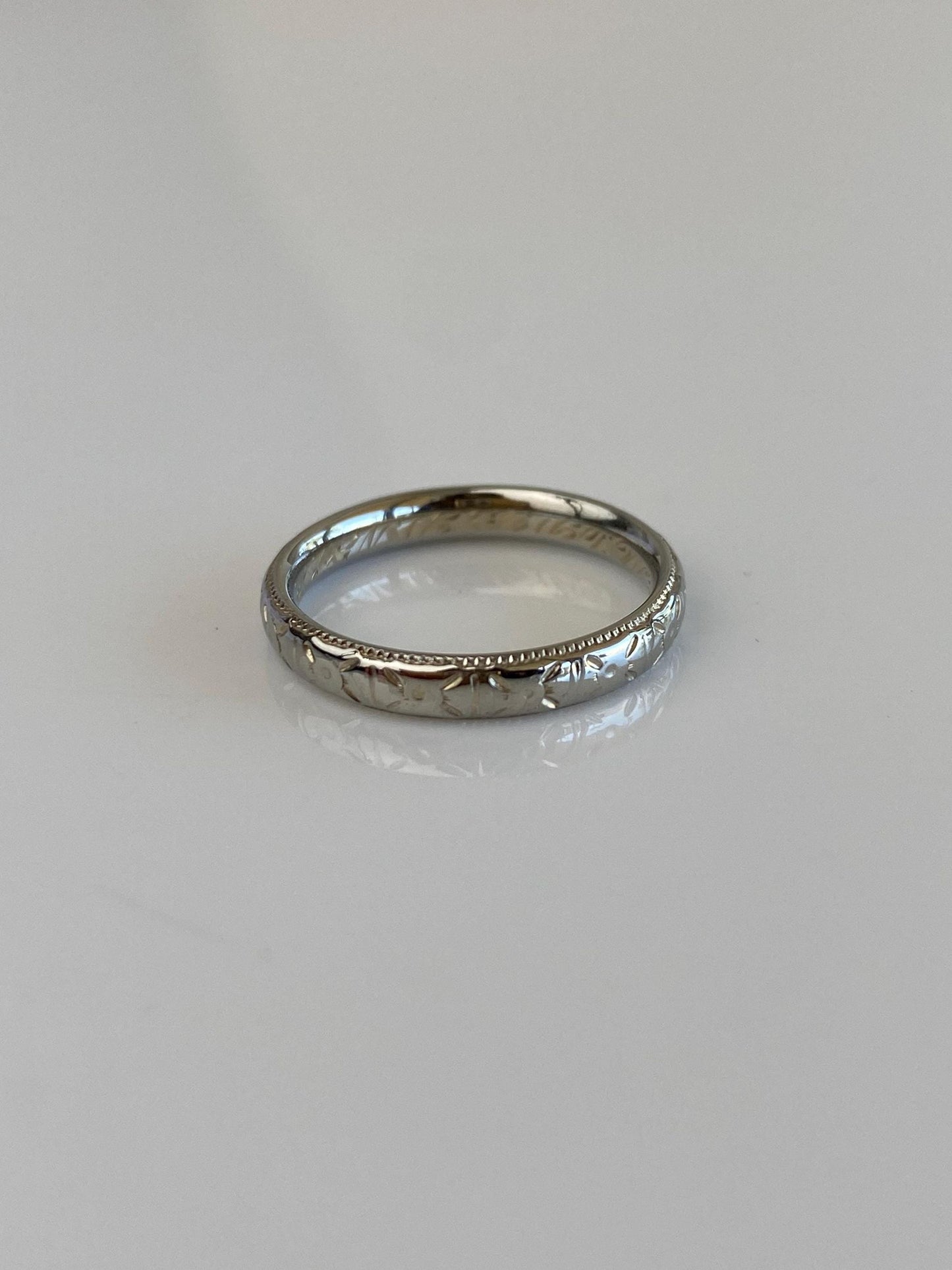 Vintage Solid 18k White Gold Designed Milgrain Ring Band - Size 5.25