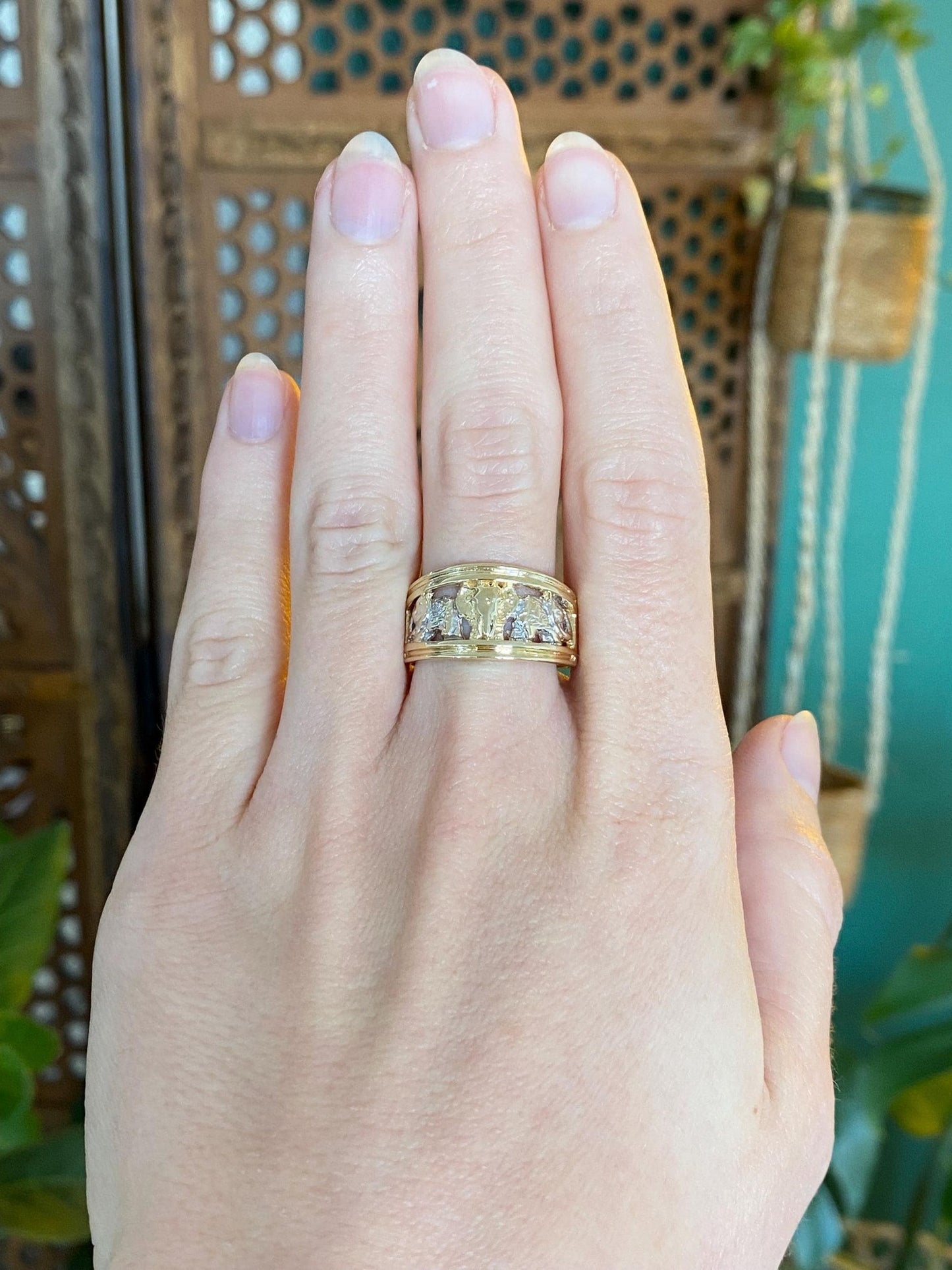 Vintage Solid 14k White & Yellow Gold Elephant Ring Band - Size 8.5