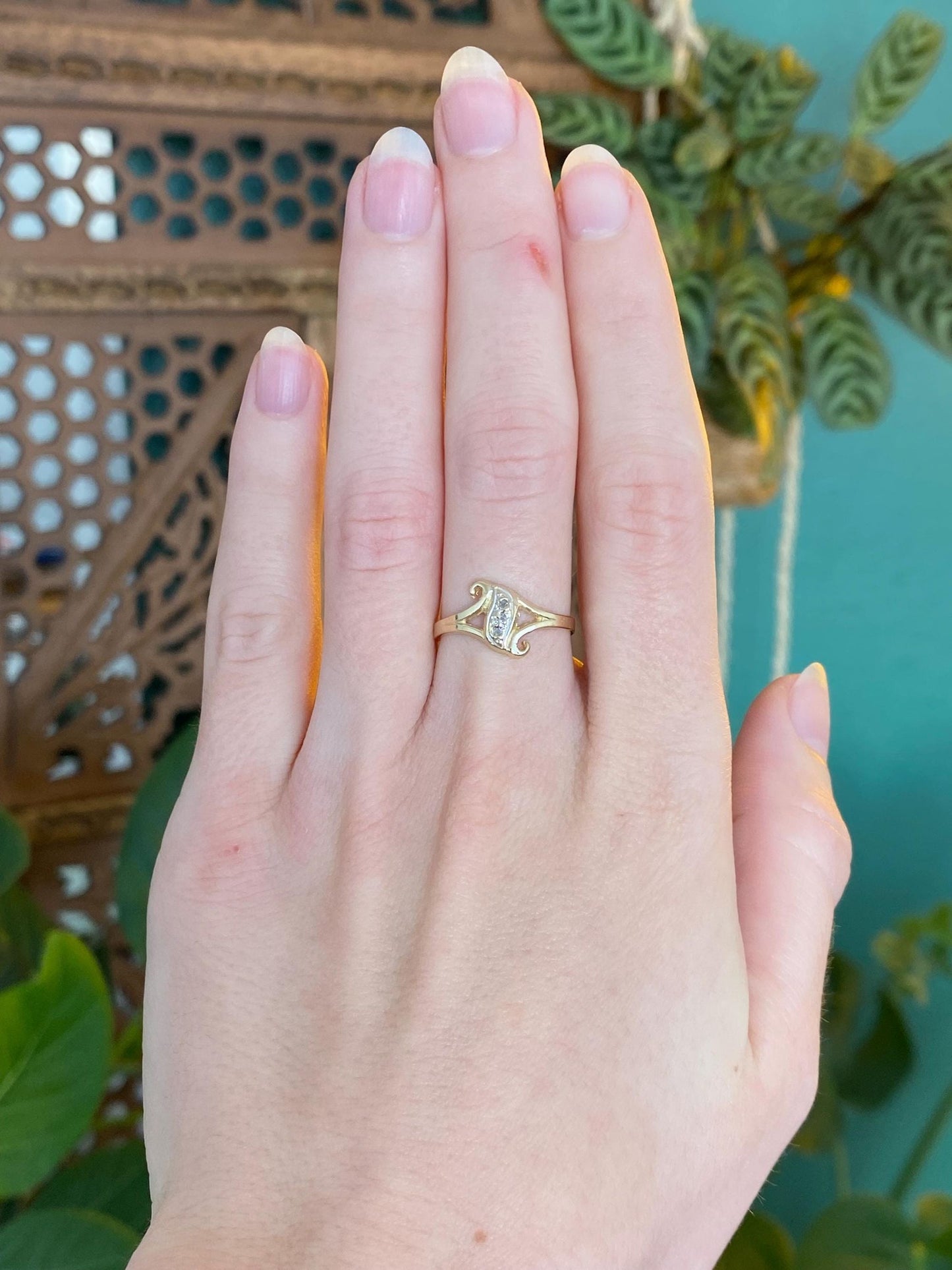 Vintage Solid 14k White & Yellow Gold Diamond Ring - Size 6.75