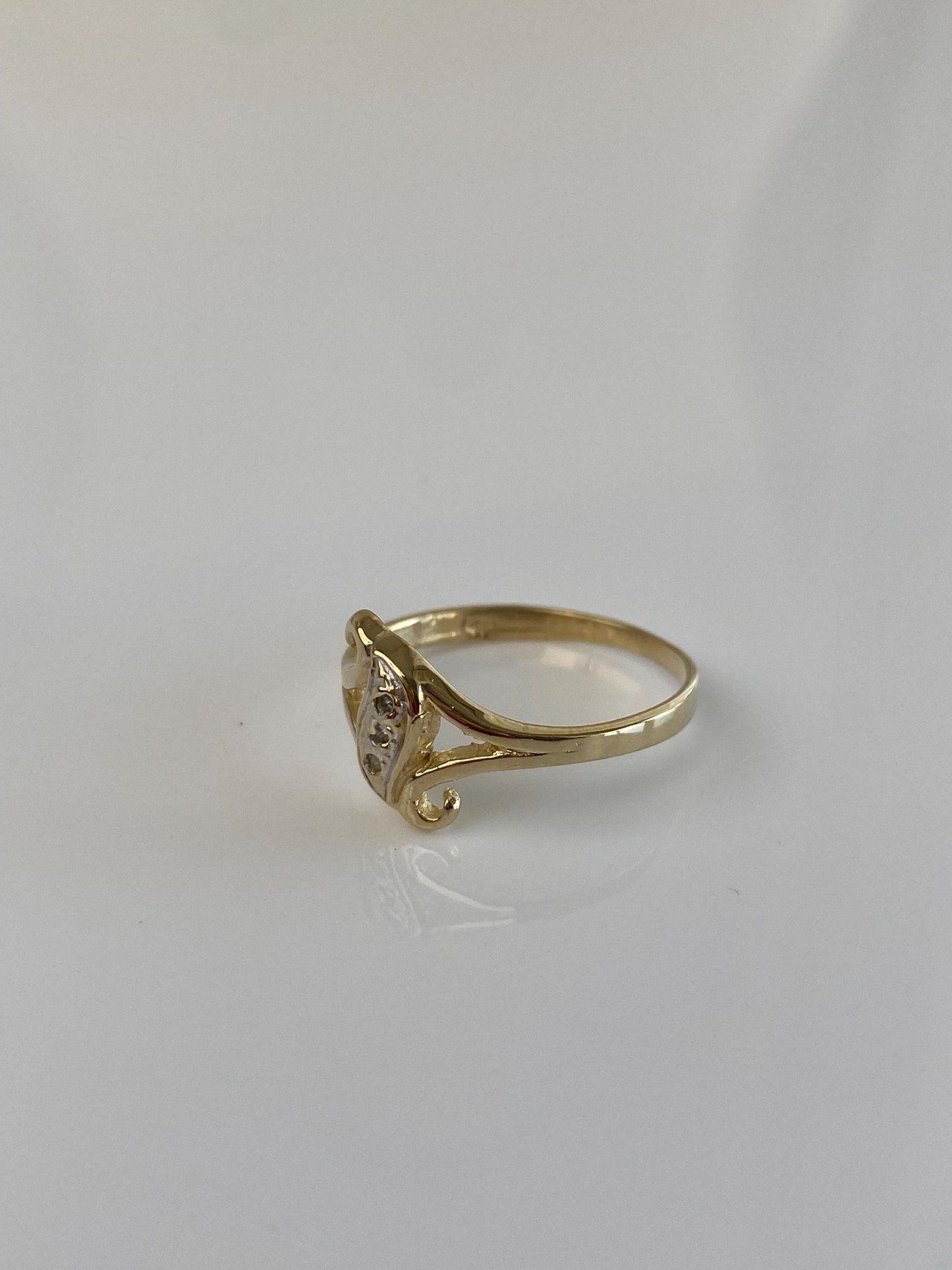 Vintage Solid 14k White & Yellow Gold Diamond Ring - Size 6.75