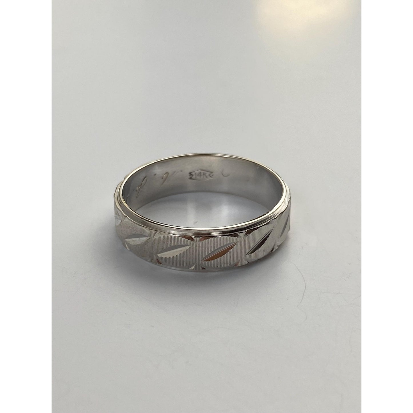 Vintage Solid 14k White Gold Diamond Cut Ring Band - Size 10.25