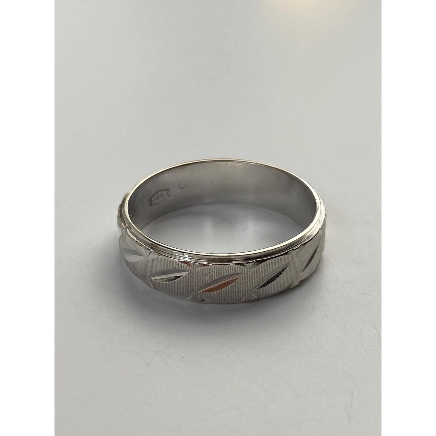 Vintage Solid 14k White Gold Diamond Cut Ring Band - Size 10.25