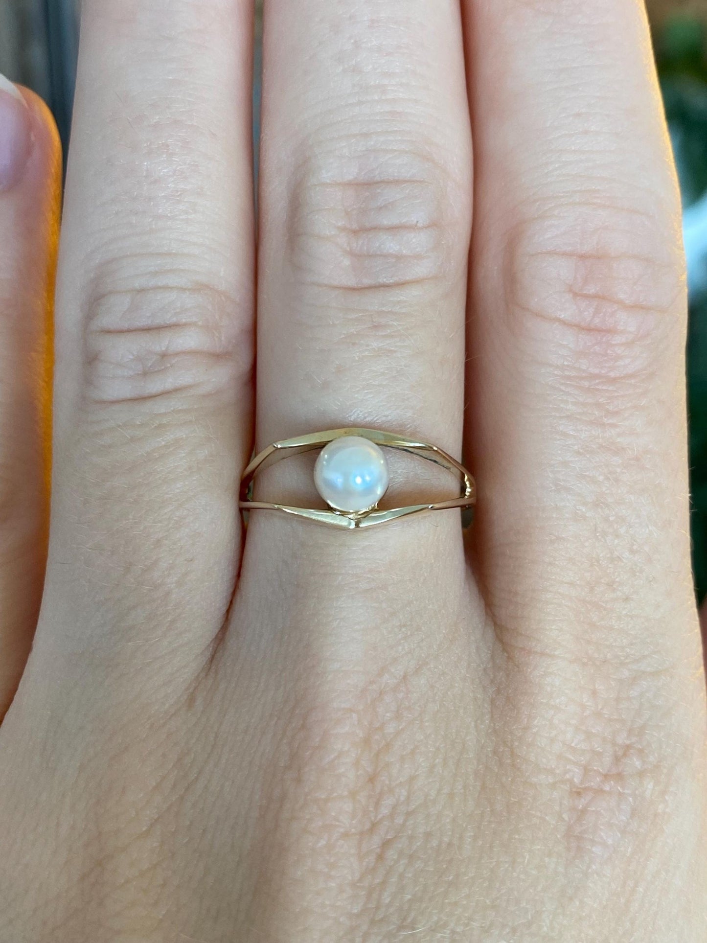 Vintage Solid 14k Yellow Gold Pearl Ring - Size 8.5