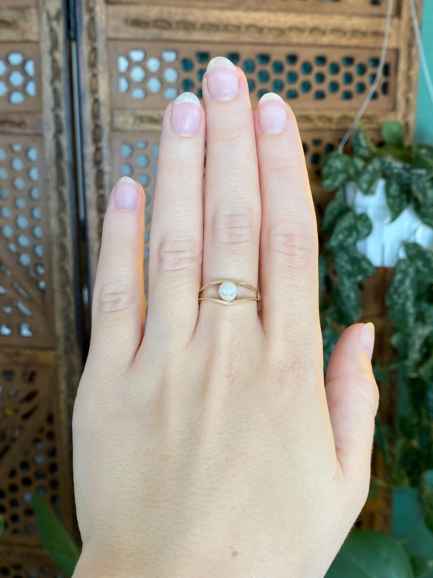 Vintage Solid 14k Yellow Gold Pearl Ring - Size 8.5