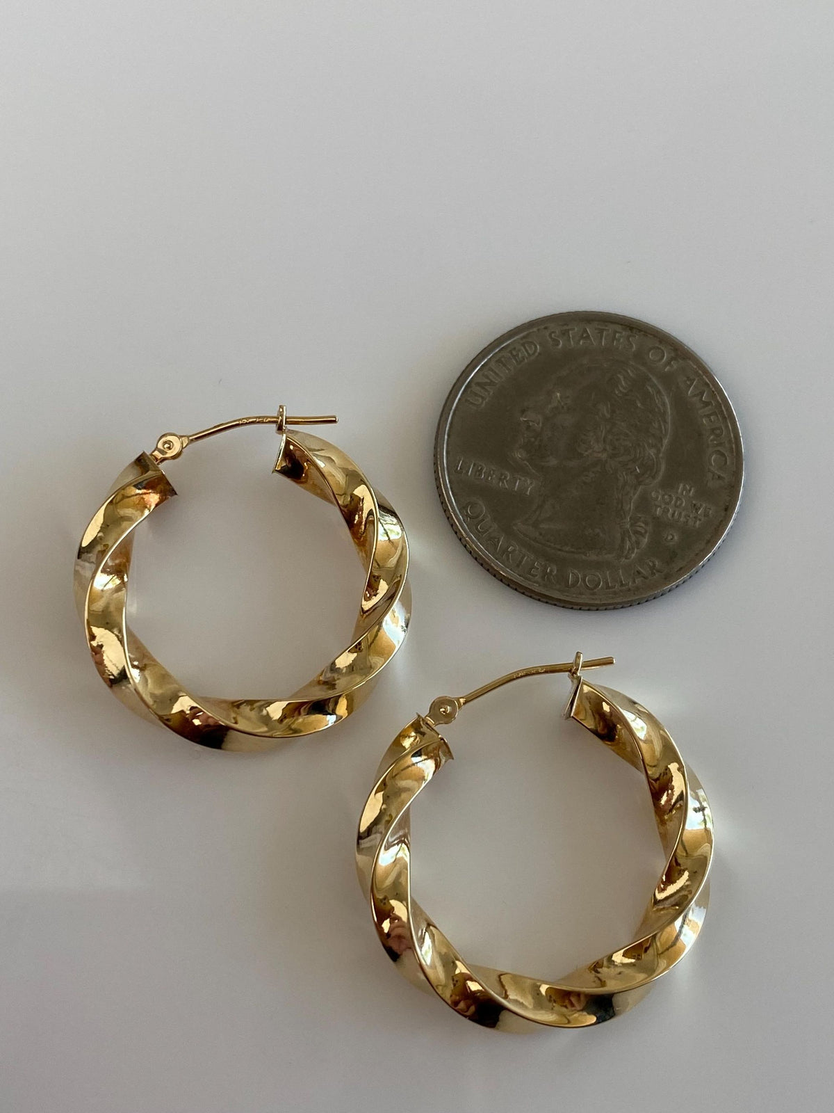 Vintage 14k Yellow Gold Twist Hoop Earrings