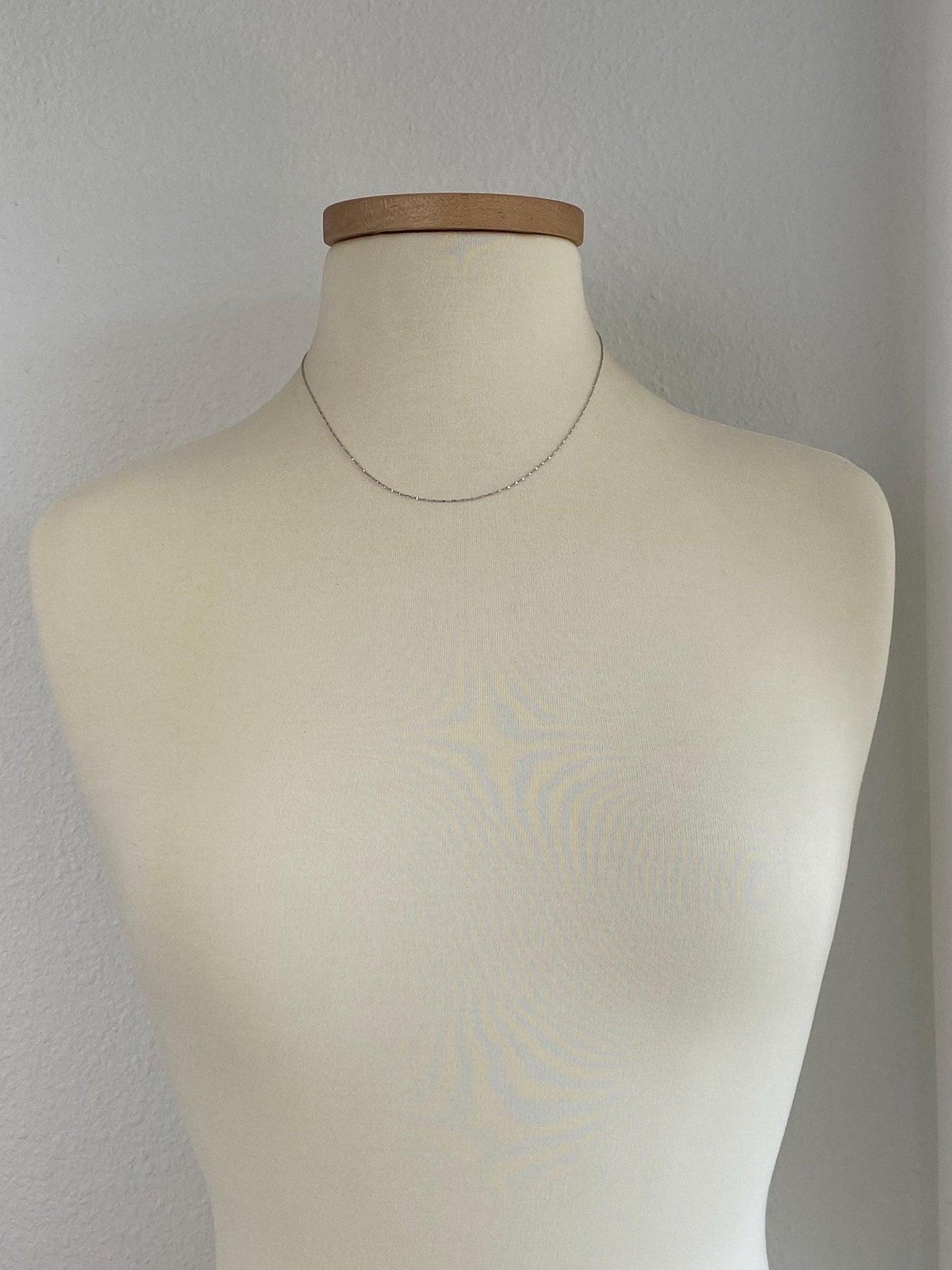 Vintage Solid 10k White Gold Dainty Twisted Serpentine Chain Necklace - 17.75 inches