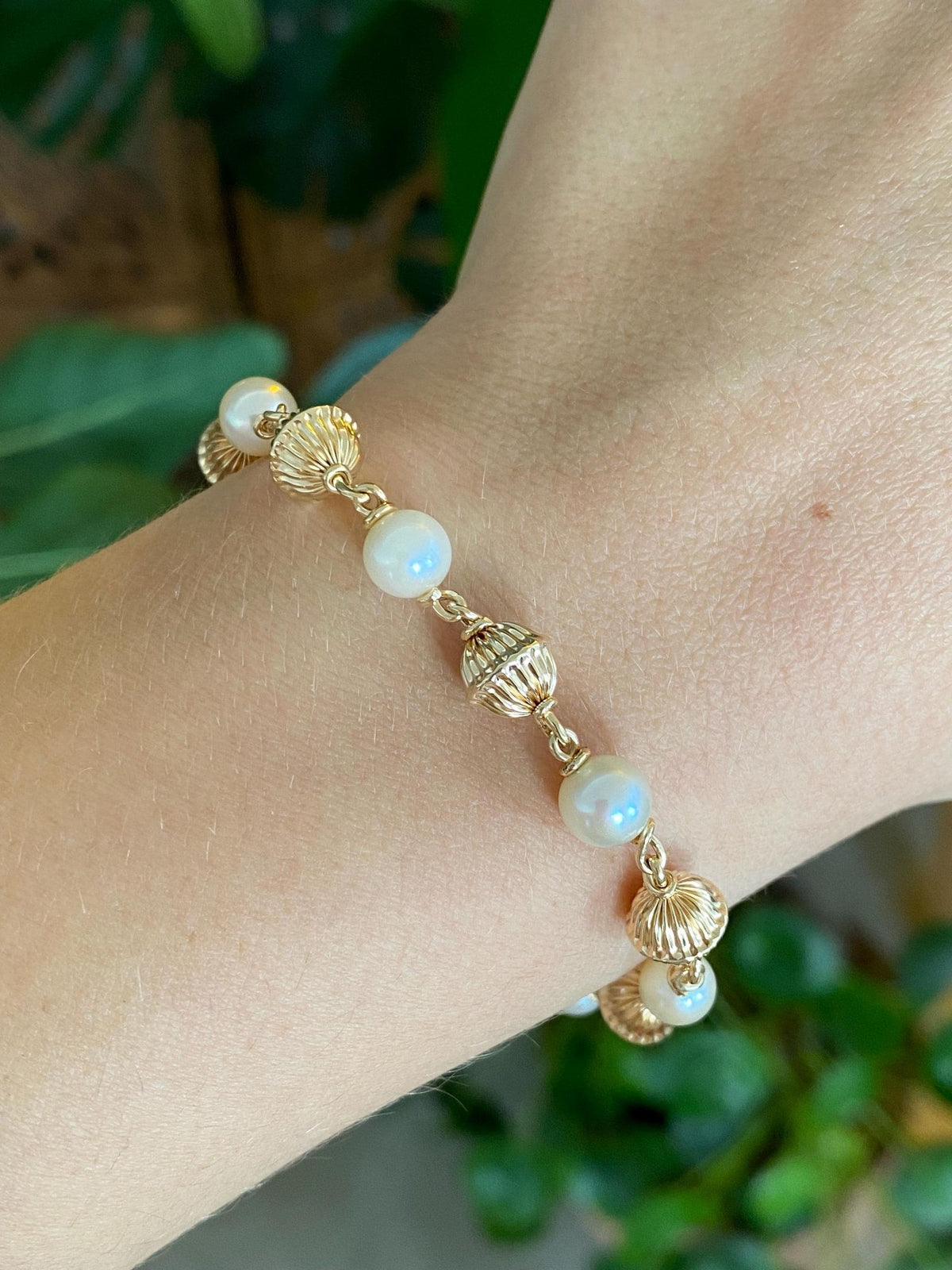 Vintage Solid 14k Yellow Gold Pearls Textured Gold Bead Link Bracelet - 7inches
