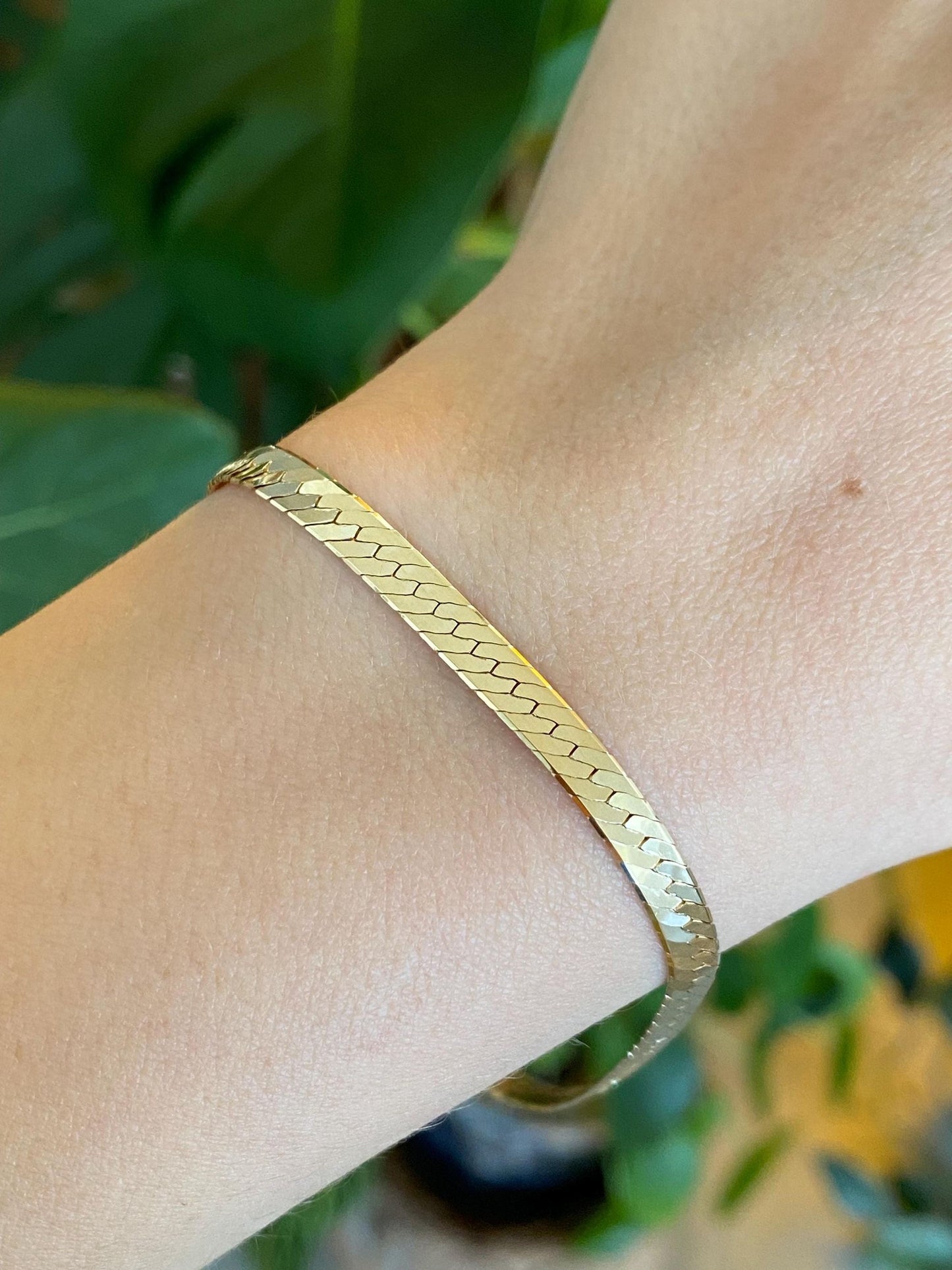 Vintage Solid 14k Yellow Gold Herringbone Chain Bracelet - 8.25 inches