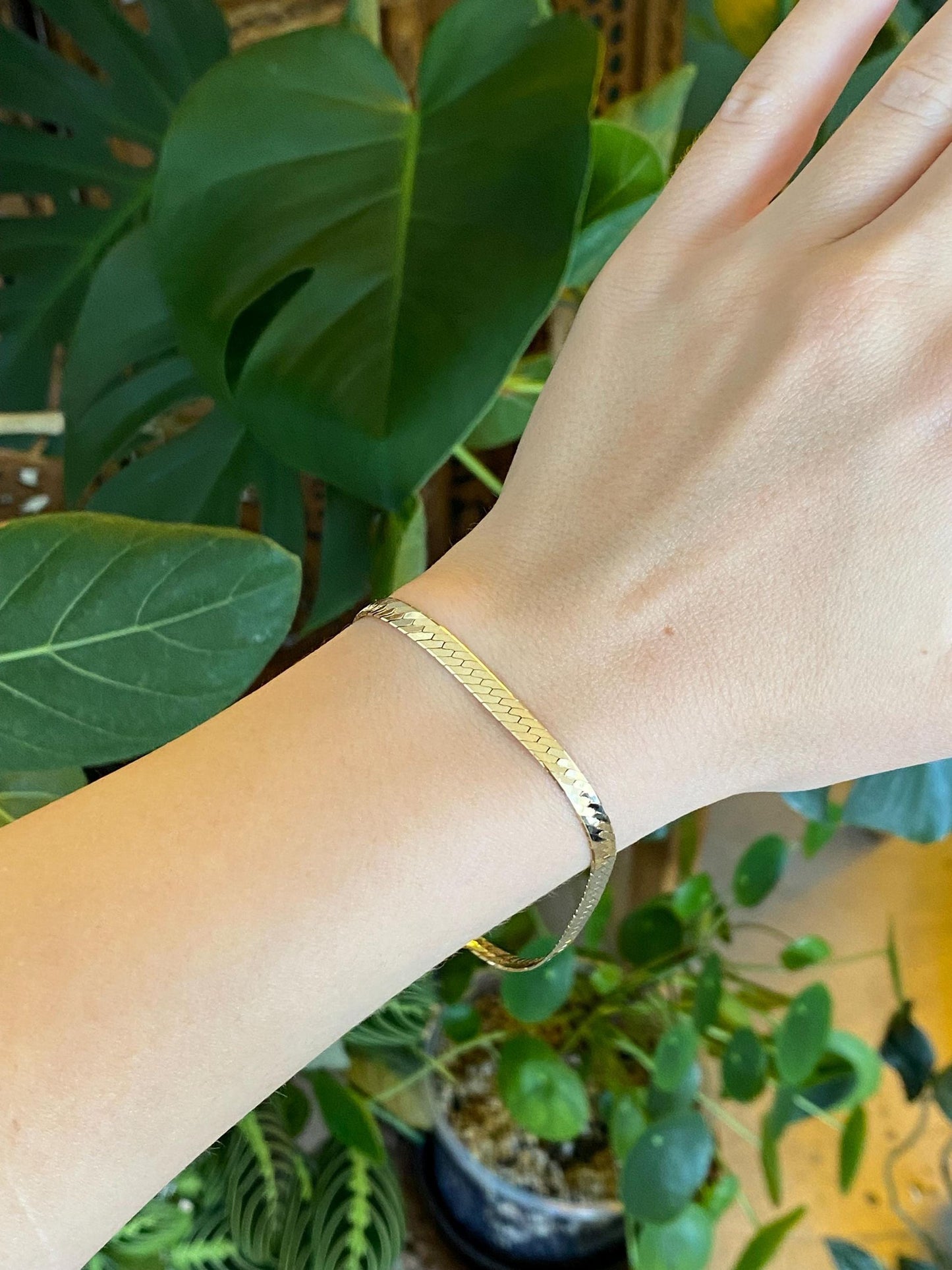 Vintage Solid 14k Yellow Gold Herringbone Chain Bracelet - 8.25 inches