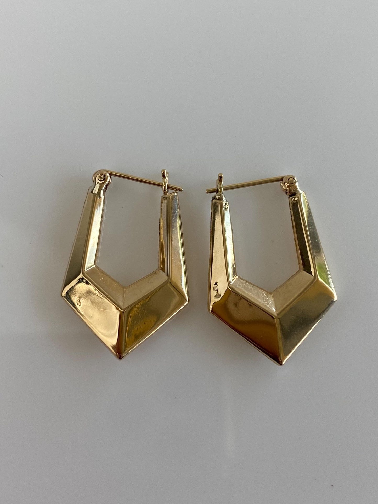 Vintage 14k Yellow Gold Beveled Chevron Hoop Earrings