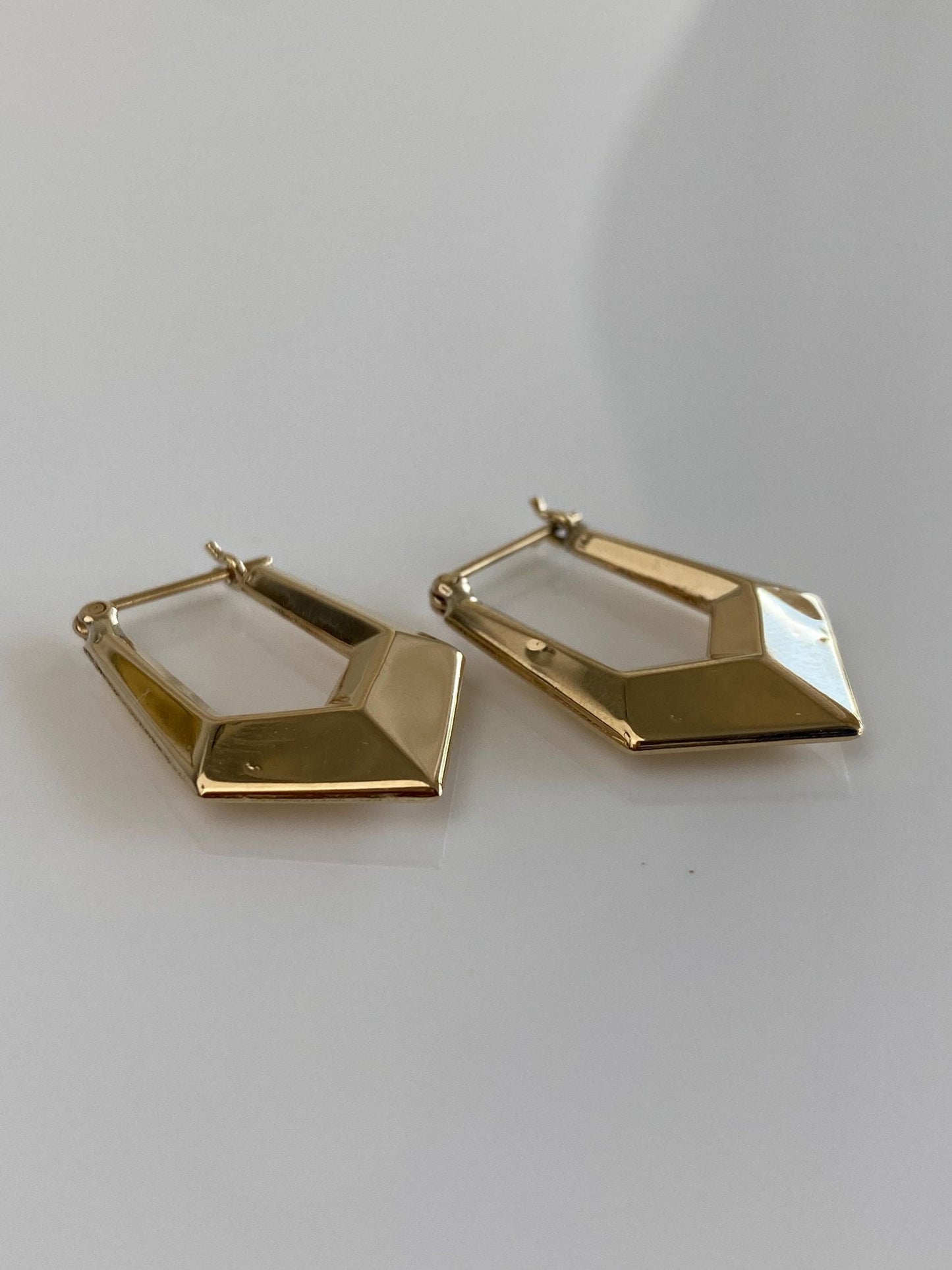 Vintage 14k Yellow Gold Beveled Chevron Hoop Earrings