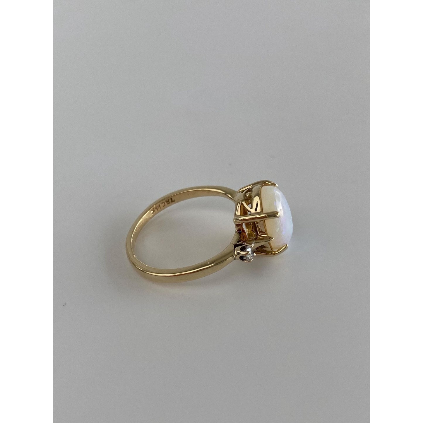 Vintage Solid 14k Yellow Gold Diamond Opal Ring - Size 5.75