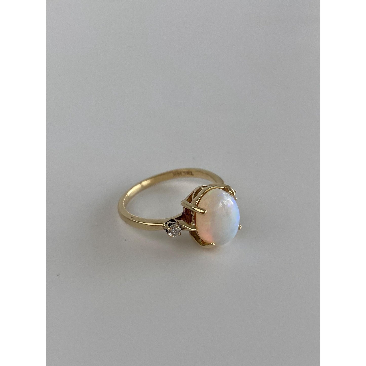 Vintage Solid 14k Yellow Gold Diamond Opal Ring - Size 5.75