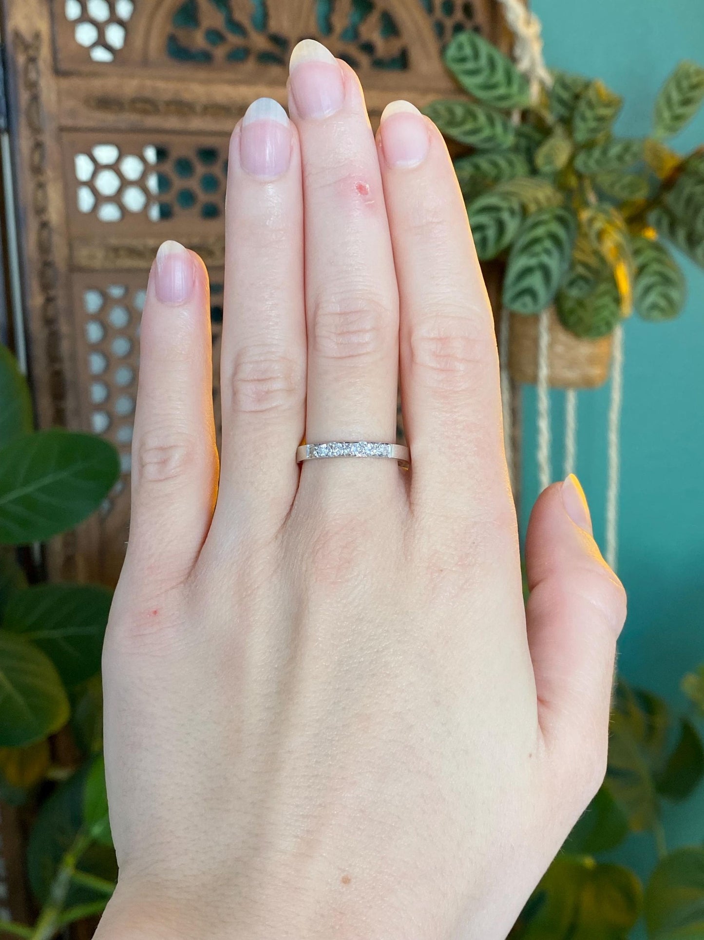 Vintage Solid 14k White Gold Diamond Ring Band - Size 8.5