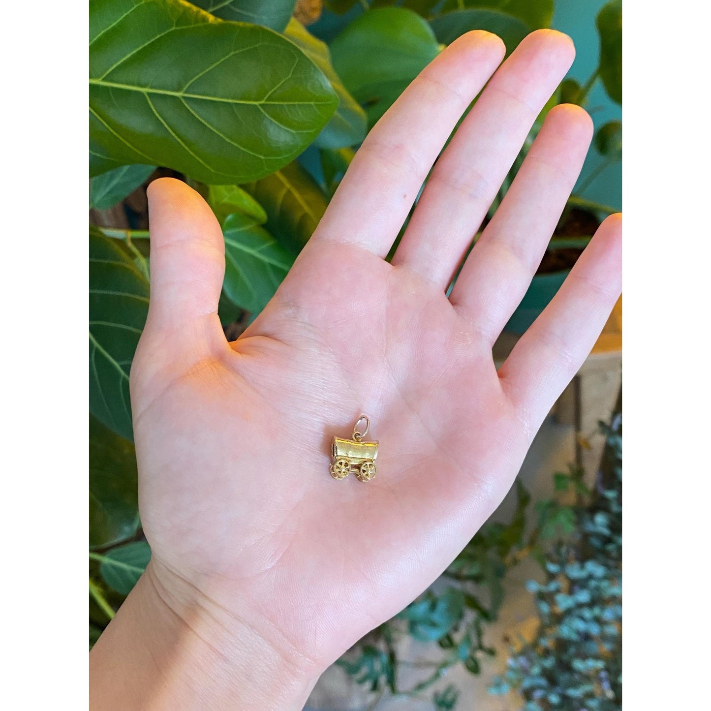 Vintage Solid 10k Yellow Gold Oregon Trail Carriage Charm