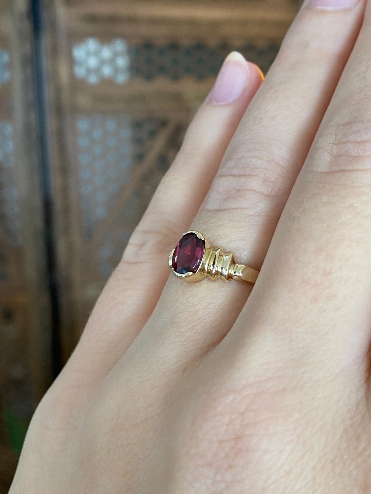 Vintage Solid 14k Yellow Gold Pink Tourmaline Scalloped Ring - Size 5.75