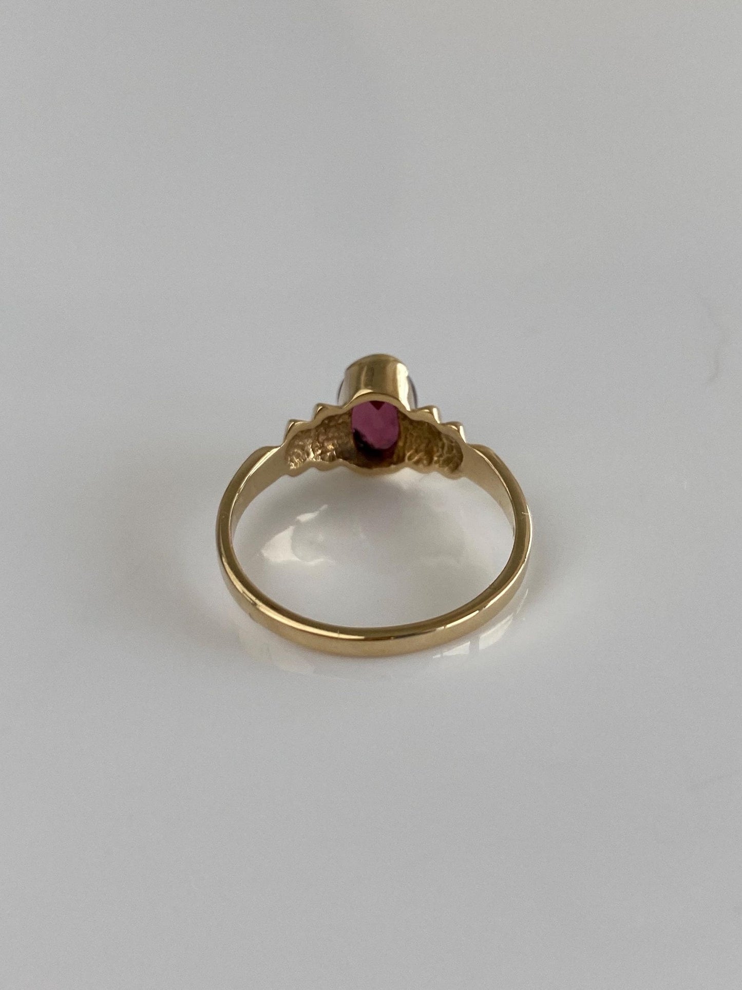 Vintage Solid 14k Yellow Gold Pink Tourmaline Scalloped Ring - Size 5.75