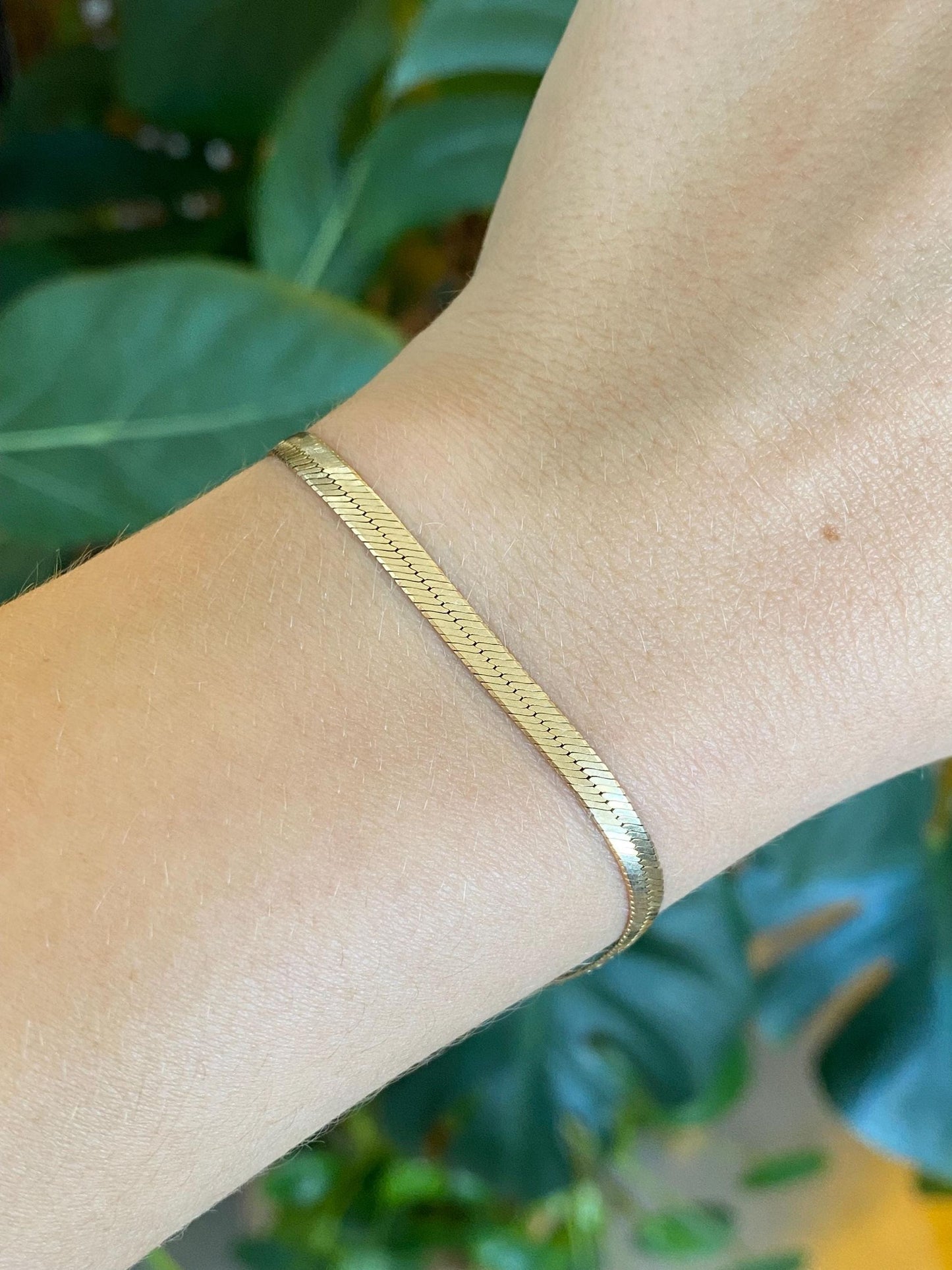 Vintage Solid 14k Yellow Gold Herringbone Chain Bracelet - 7 inches