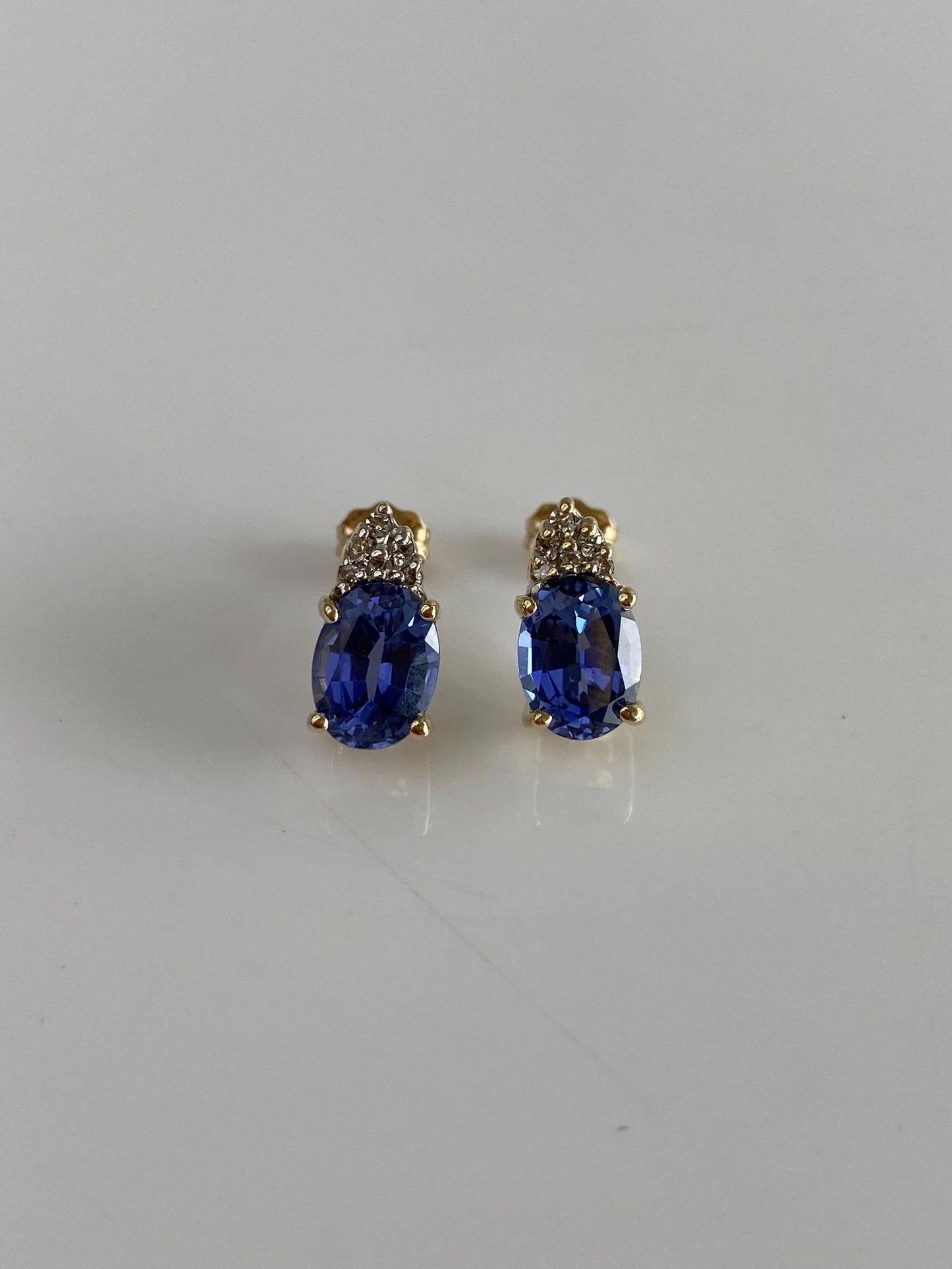 Vintage Solid 14k Yellow Gold Diamond Dusty Blue Sapphire Stud Earrings