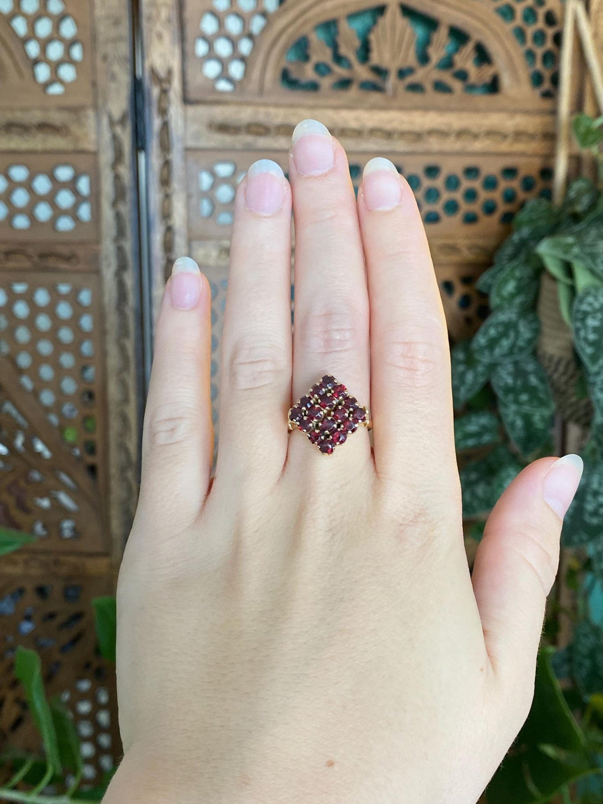 Vintage Solid 18k Yellow Gold Garnet Cluster Ring - Size 7.25