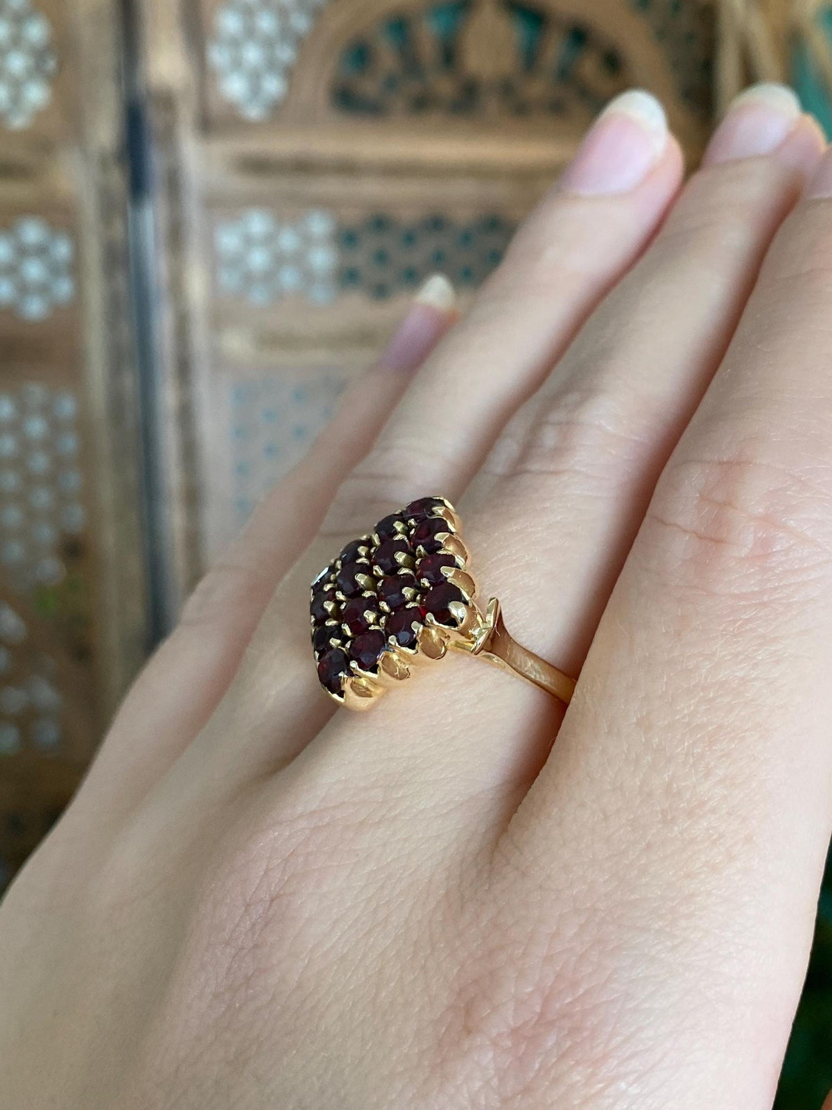 Vintage Solid 18k Yellow Gold Garnet Cluster Ring - Size 7.25