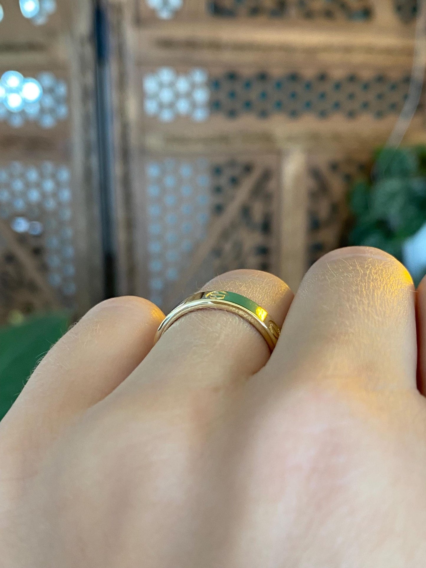Vintage Solid 18k Yellow Gold Love Ring Band - Size 5.75