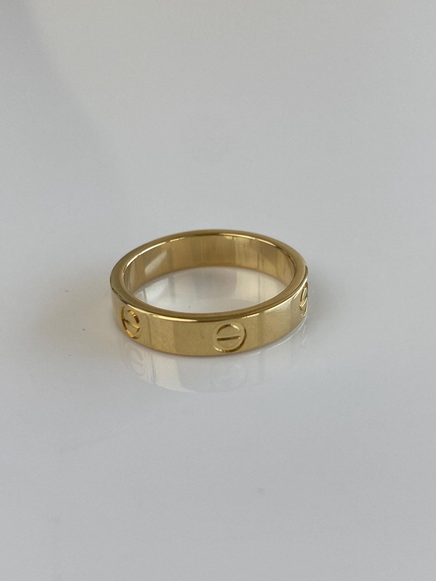 Vintage Solid 18k Yellow Gold Love Ring Band - Size 5.75