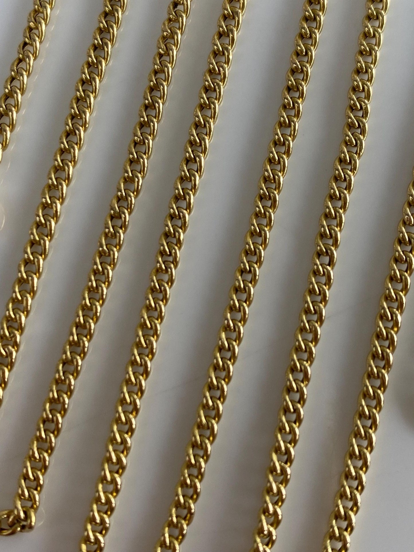 Vintage Solid 18k Yellow Gold Curb Chain Necklace - 21 inches