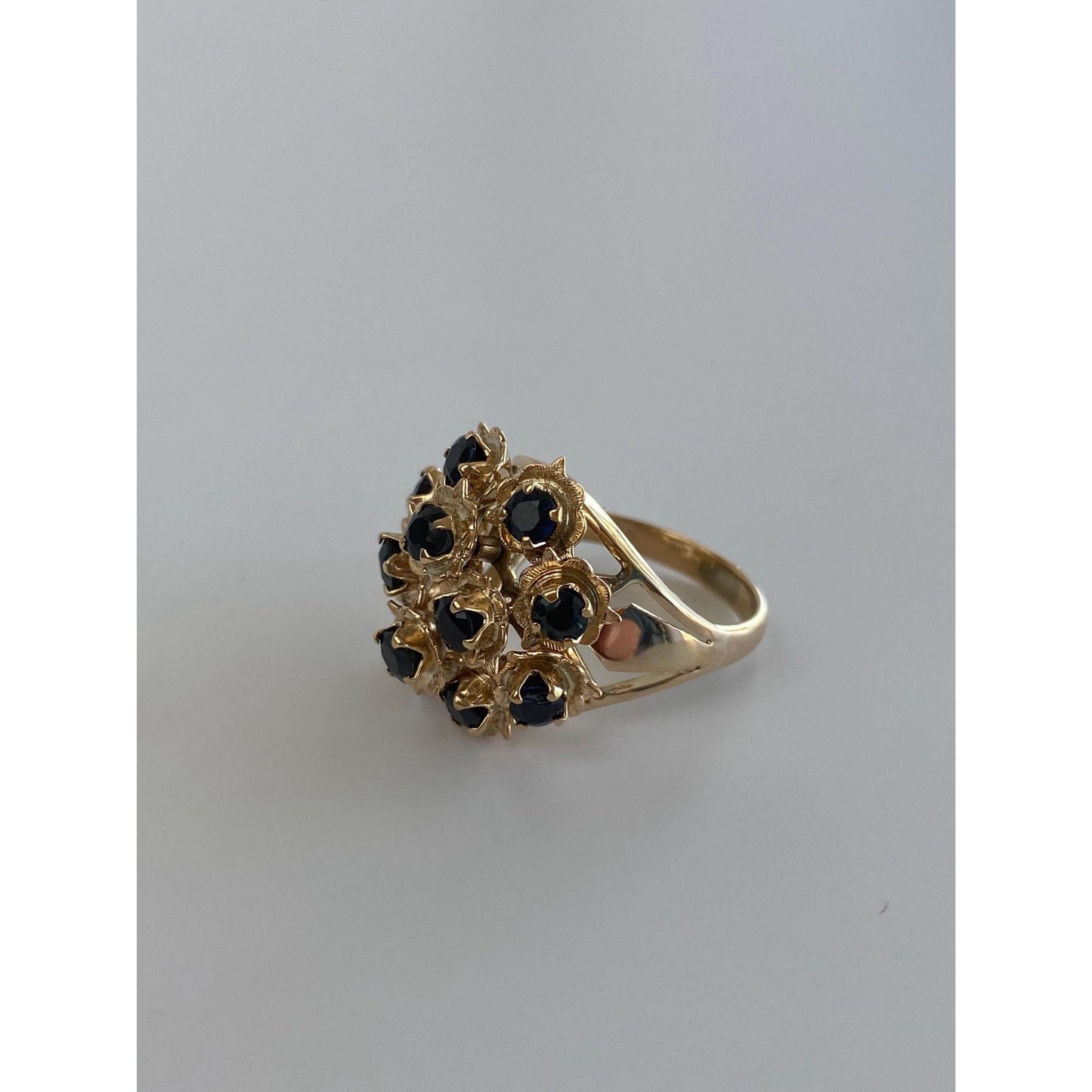 Solid 14k Yellow Gold Blue Sapphire Moving Cocktail Ring - Size 4.5