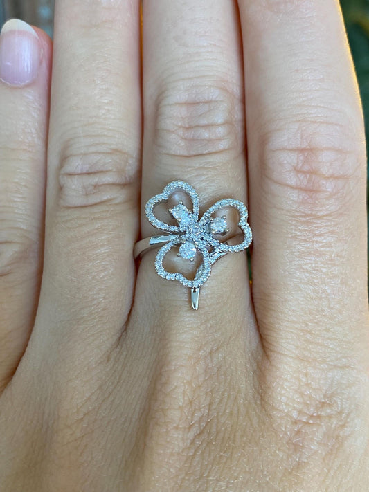 Vintage Solid 14k White Gold Diamond Clover Ring - Size 6.75